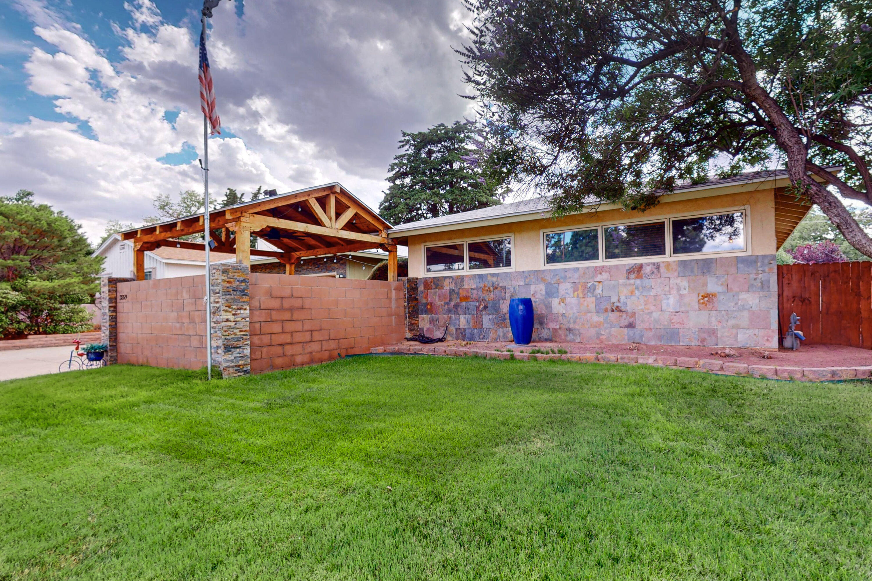 3559 Colorado Street NE, Albuquerque, New Mexico 87110, 4 Bedrooms Bedrooms, ,2 BathroomsBathrooms,Residential,For Sale,3559 Colorado Street NE,1060723