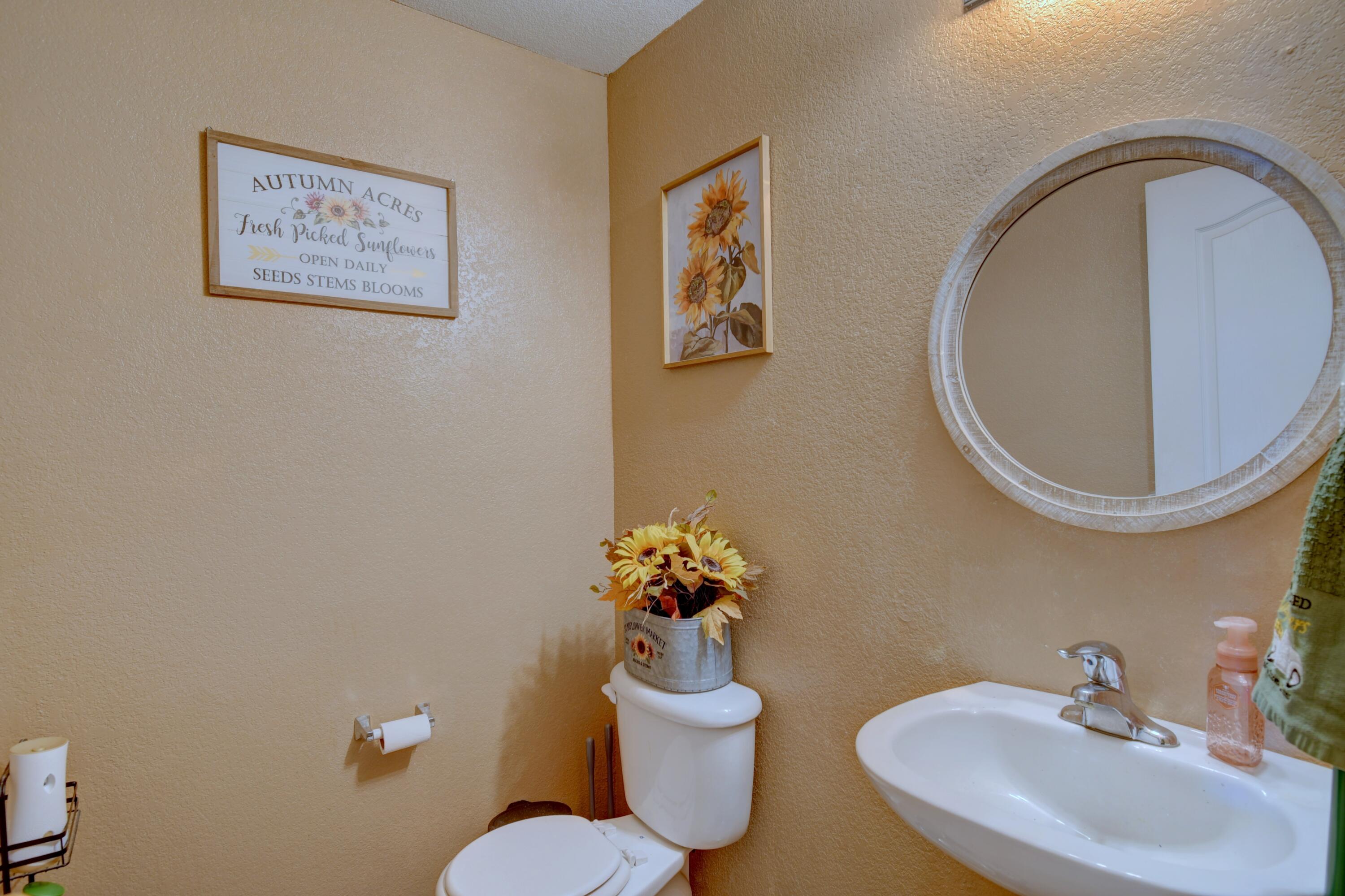 3112 Crimson Rose Lane SW, Albuquerque, New Mexico 87121, 3 Bedrooms Bedrooms, ,3 BathroomsBathrooms,Residential,For Sale,3112 Crimson Rose Lane SW,1060737