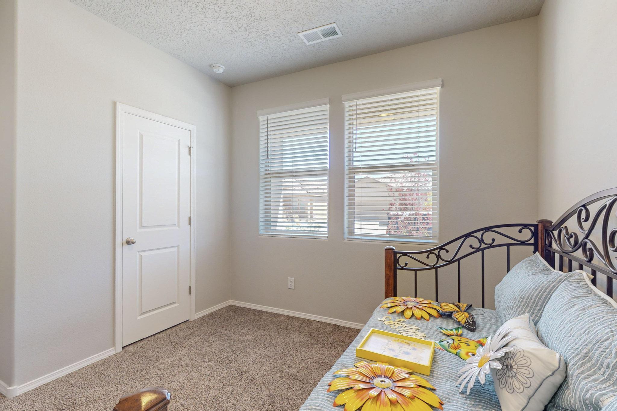 2031 Hubbard Street SE, Albuquerque, New Mexico 87123, 4 Bedrooms Bedrooms, ,3 BathroomsBathrooms,Residential,For Sale,2031 Hubbard Street SE,1060749