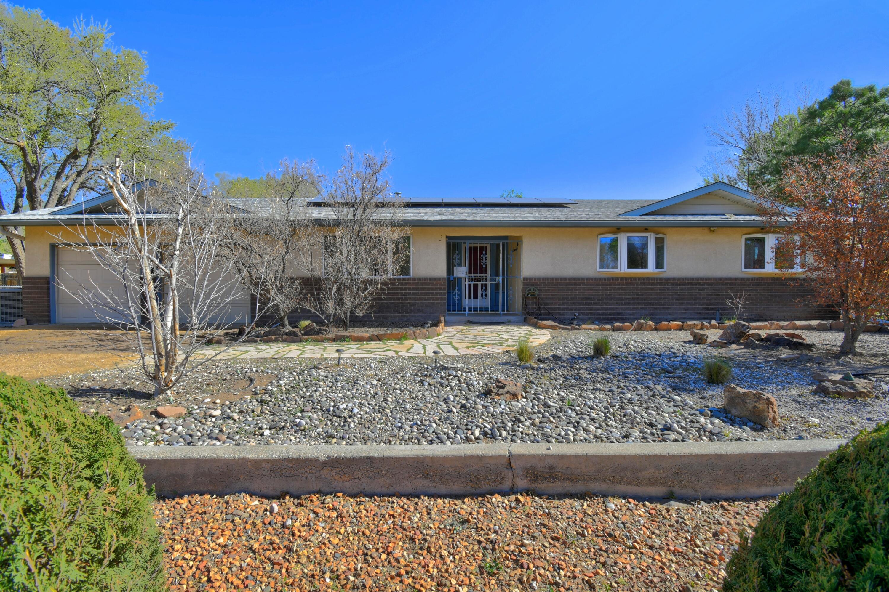 919 Western Meadows Court NW, Albuquerque, NM 