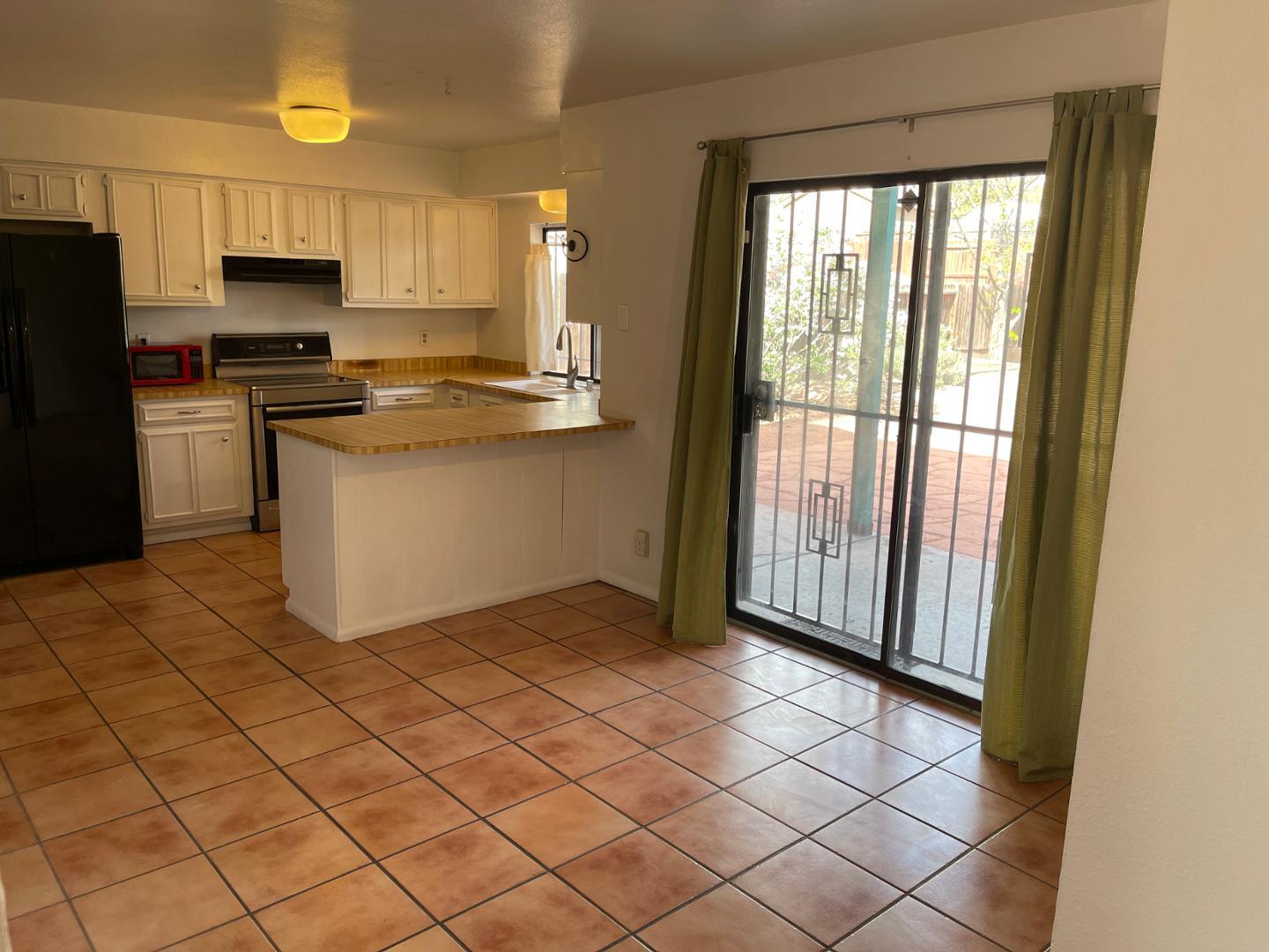 3808 Lafayette Drive, Albuquerque, New Mexico 87107, 3 Bedrooms Bedrooms, ,2 BathroomsBathrooms,Residential Lease,For Rent,3808 Lafayette Drive,1060787