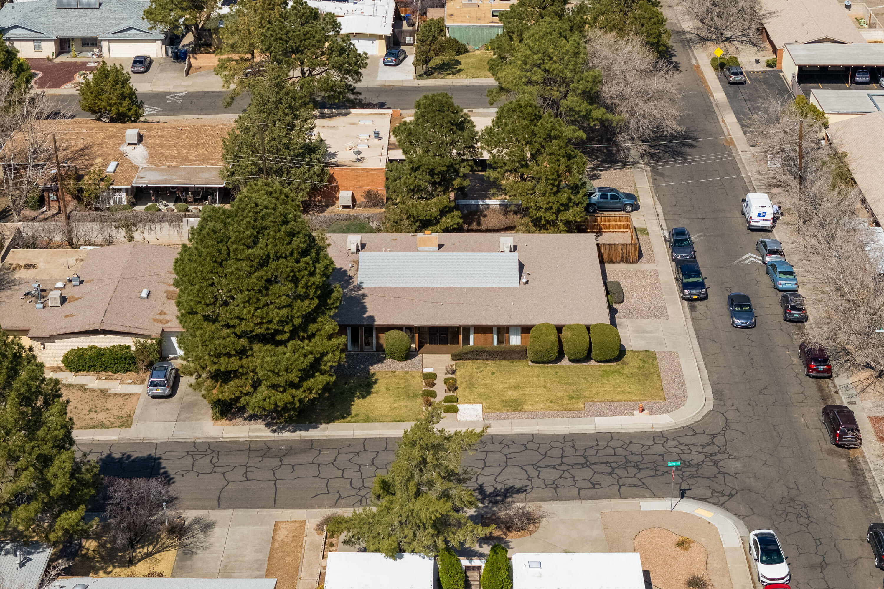 7713 Spring Avenue NE, Albuquerque, New Mexico 87110, 5 Bedrooms Bedrooms, ,2 BathroomsBathrooms,Residential,For Sale,7713 Spring Avenue NE,1060897