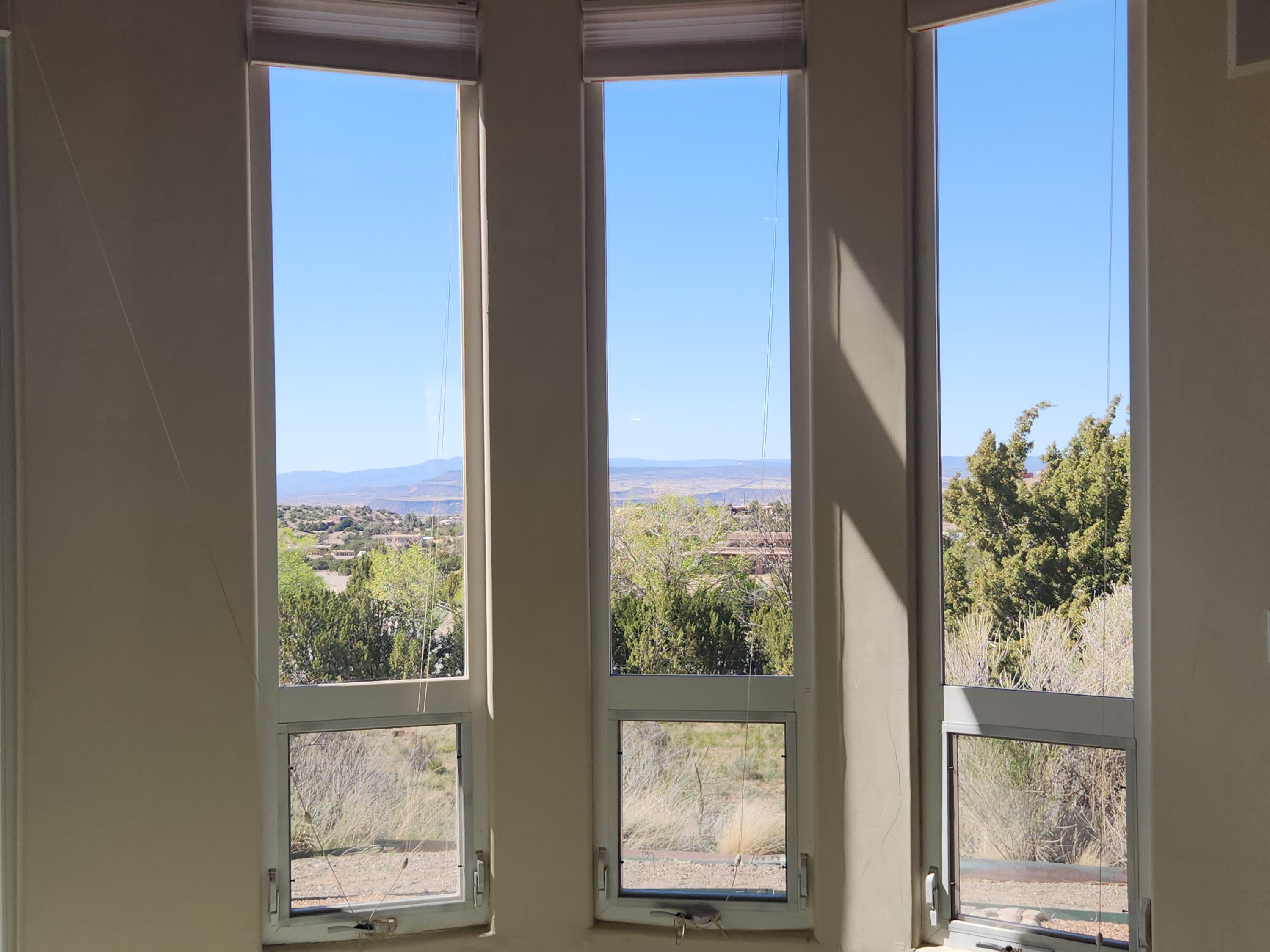 2 Hillside Drive, Placitas, New Mexico 87043, 4 Bedrooms Bedrooms, ,3 BathroomsBathrooms,Residential,For Sale,2 Hillside Drive,1060948