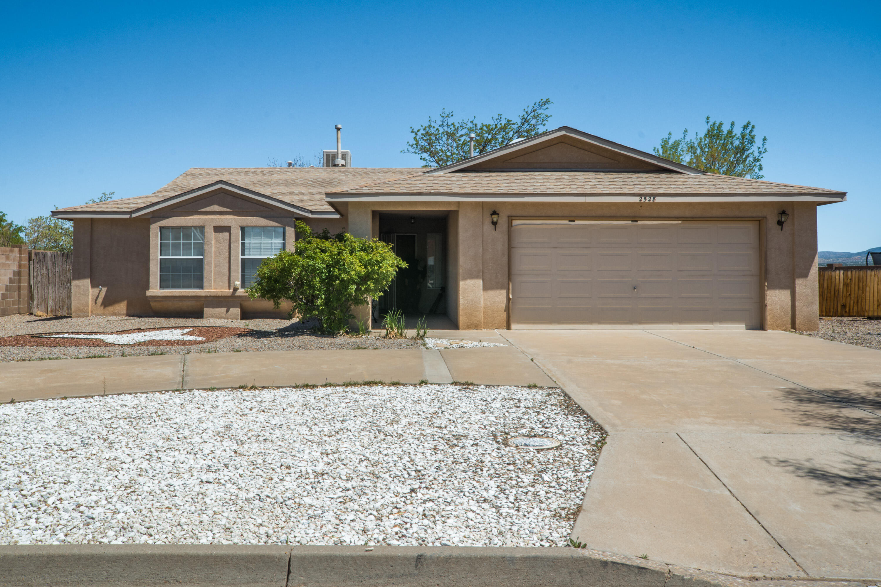 2528 Twin Buttes Drive NE, Rio Rancho, New Mexico 87144, 3 Bedrooms Bedrooms, ,2 BathroomsBathrooms,Residential,For Sale,2528 Twin Buttes Drive NE,1060950