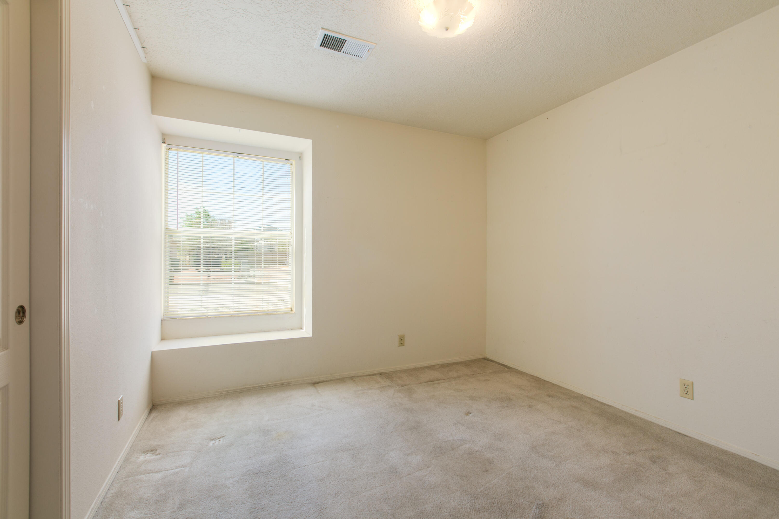 2528 Twin Buttes Drive NE, Rio Rancho, New Mexico 87144, 3 Bedrooms Bedrooms, ,2 BathroomsBathrooms,Residential,For Sale,2528 Twin Buttes Drive NE,1060950