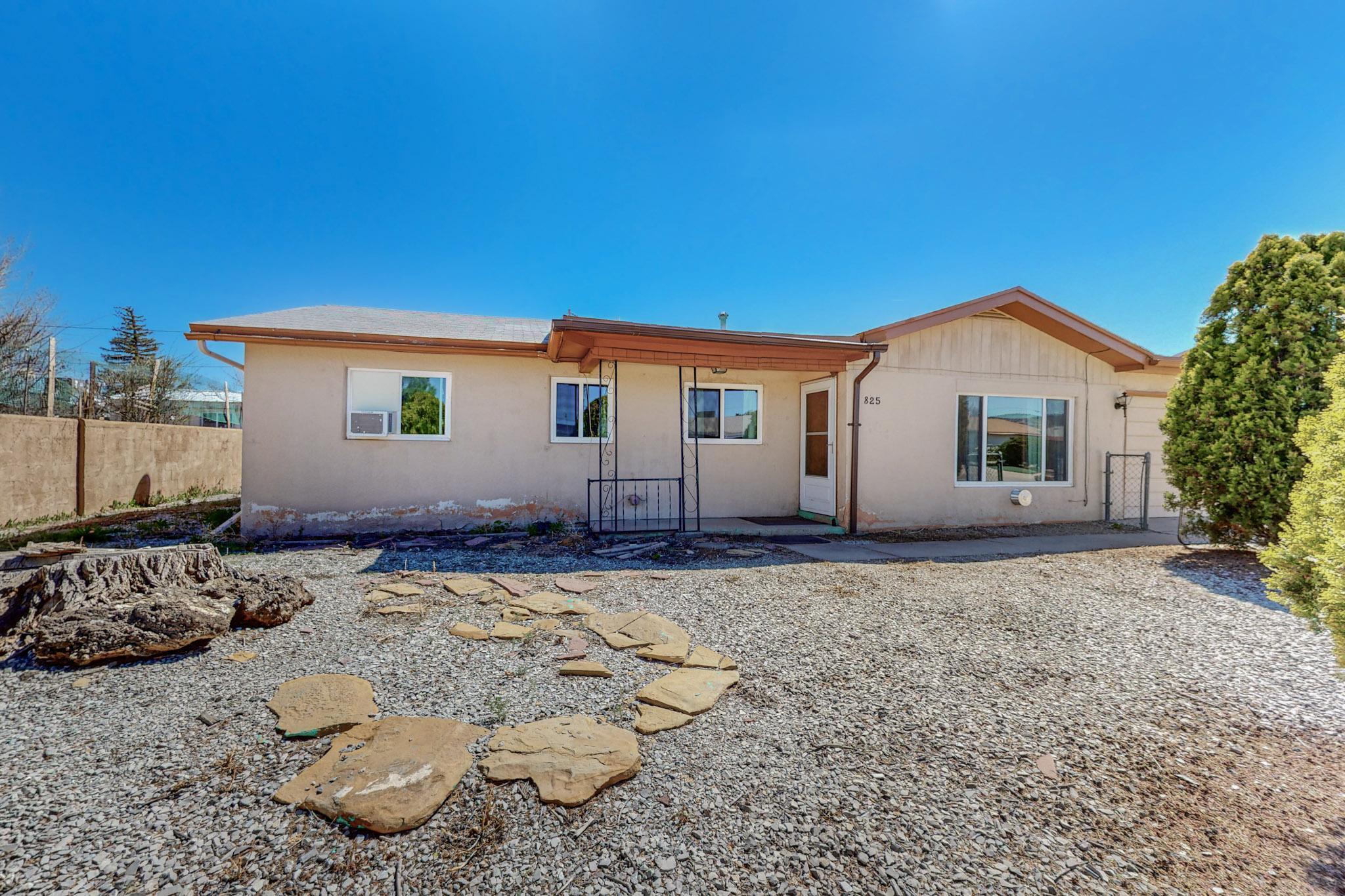 825 Jackson Avenue, Grants, New Mexico 87020, 3 Bedrooms Bedrooms, ,2 BathroomsBathrooms,Residential,For Sale,825 Jackson Avenue,1060981