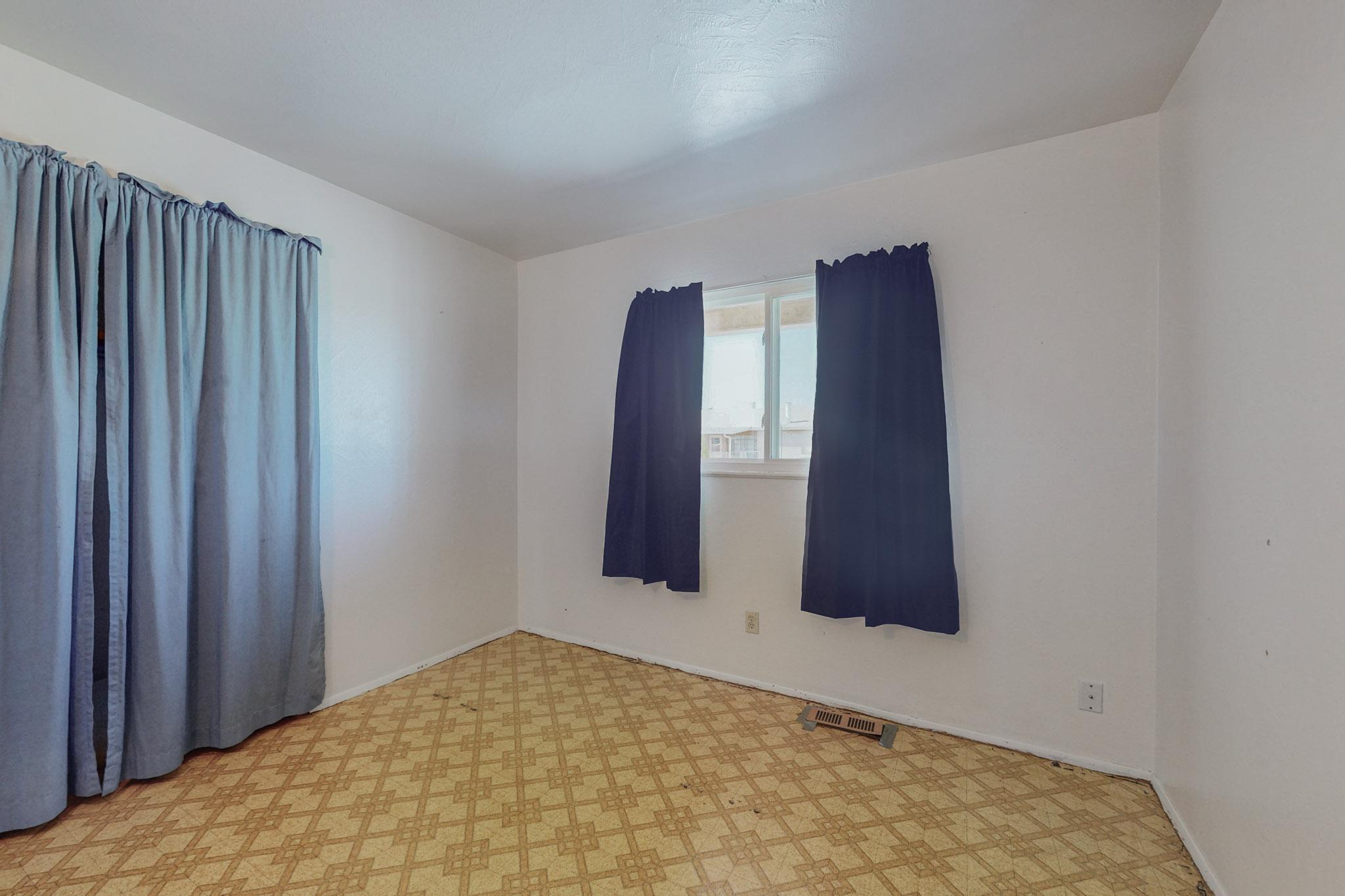 825 Jackson Avenue, Grants, New Mexico 87020, 3 Bedrooms Bedrooms, ,2 BathroomsBathrooms,Residential,For Sale,825 Jackson Avenue,1060981