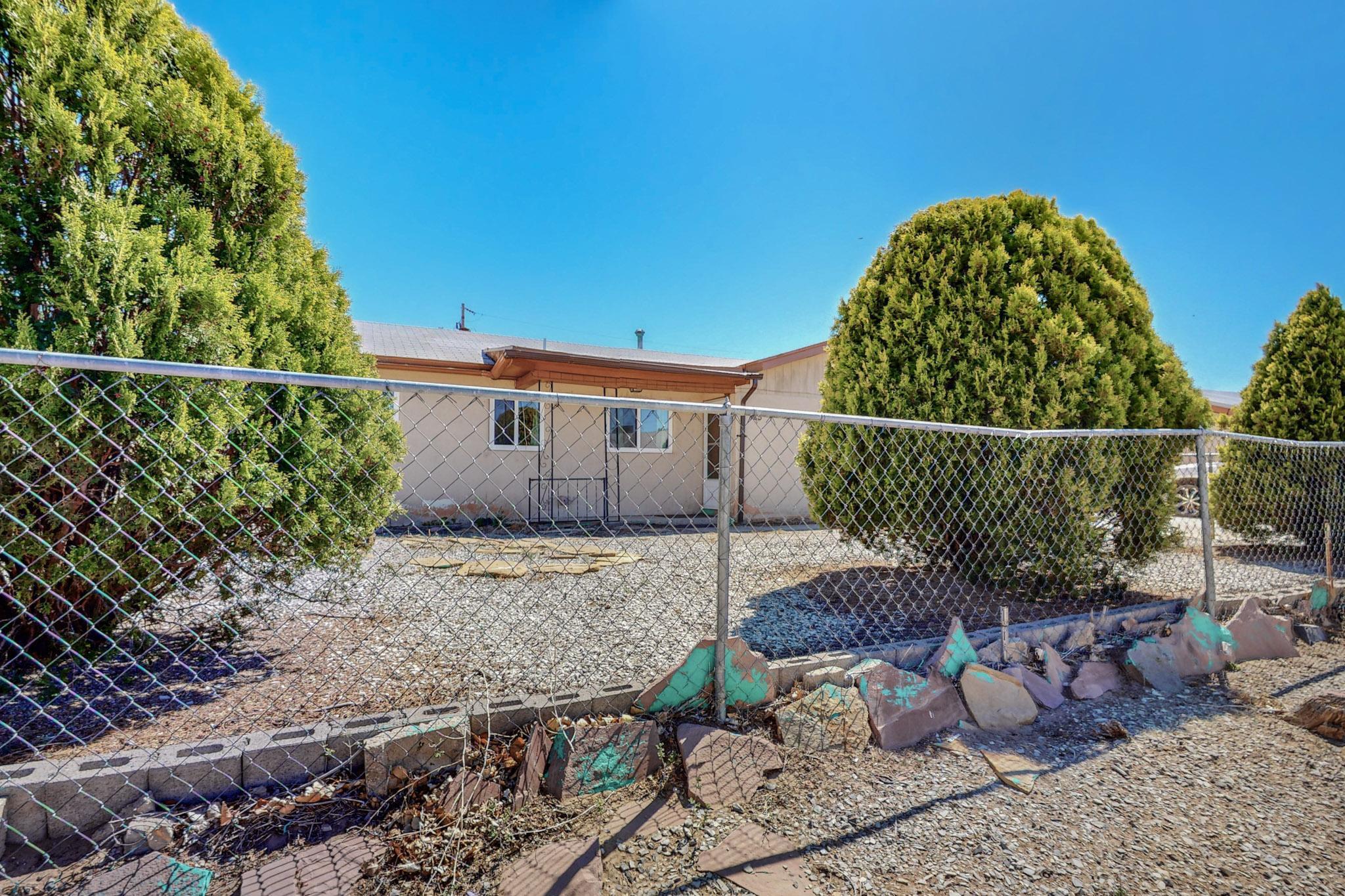 825 Jackson Avenue, Grants, New Mexico 87020, 3 Bedrooms Bedrooms, ,2 BathroomsBathrooms,Residential,For Sale,825 Jackson Avenue,1060981