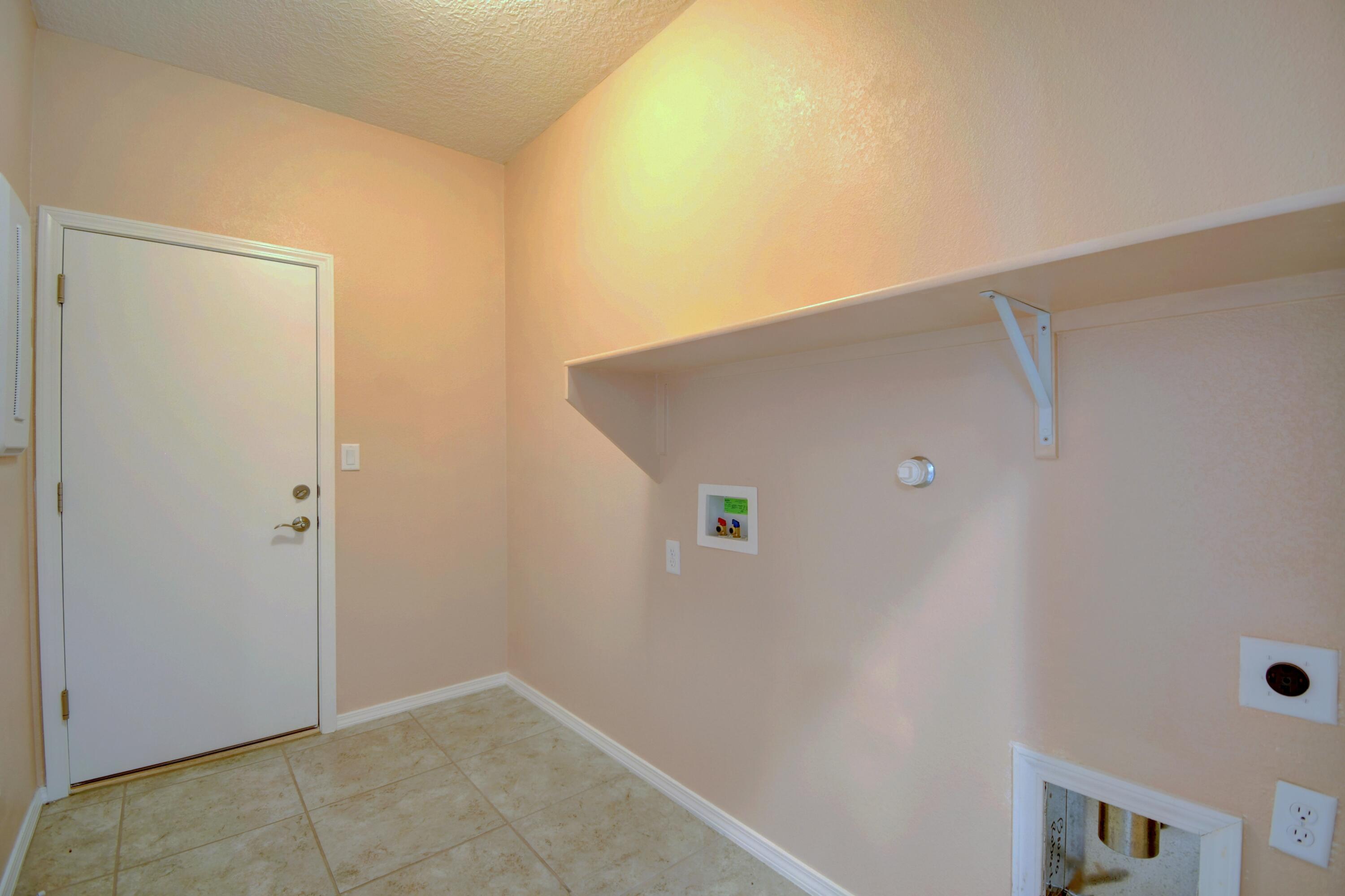 1812 Cooke Canyon Drive NW, Albuquerque, New Mexico 87120, 2 Bedrooms Bedrooms, ,2 BathroomsBathrooms,Residential,For Sale,1812 Cooke Canyon Drive NW,1060991