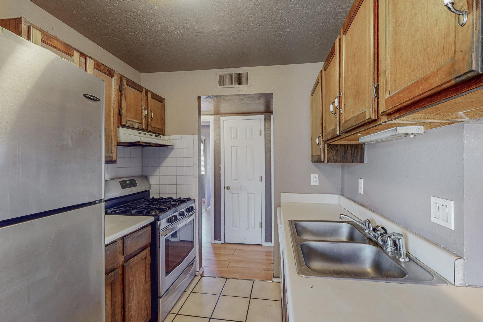 9301 Rhonda Avenue SW, Albuquerque, New Mexico 87121, 3 Bedrooms Bedrooms, ,1 BathroomBathrooms,Residential,For Sale,9301 Rhonda Avenue SW,1061010
