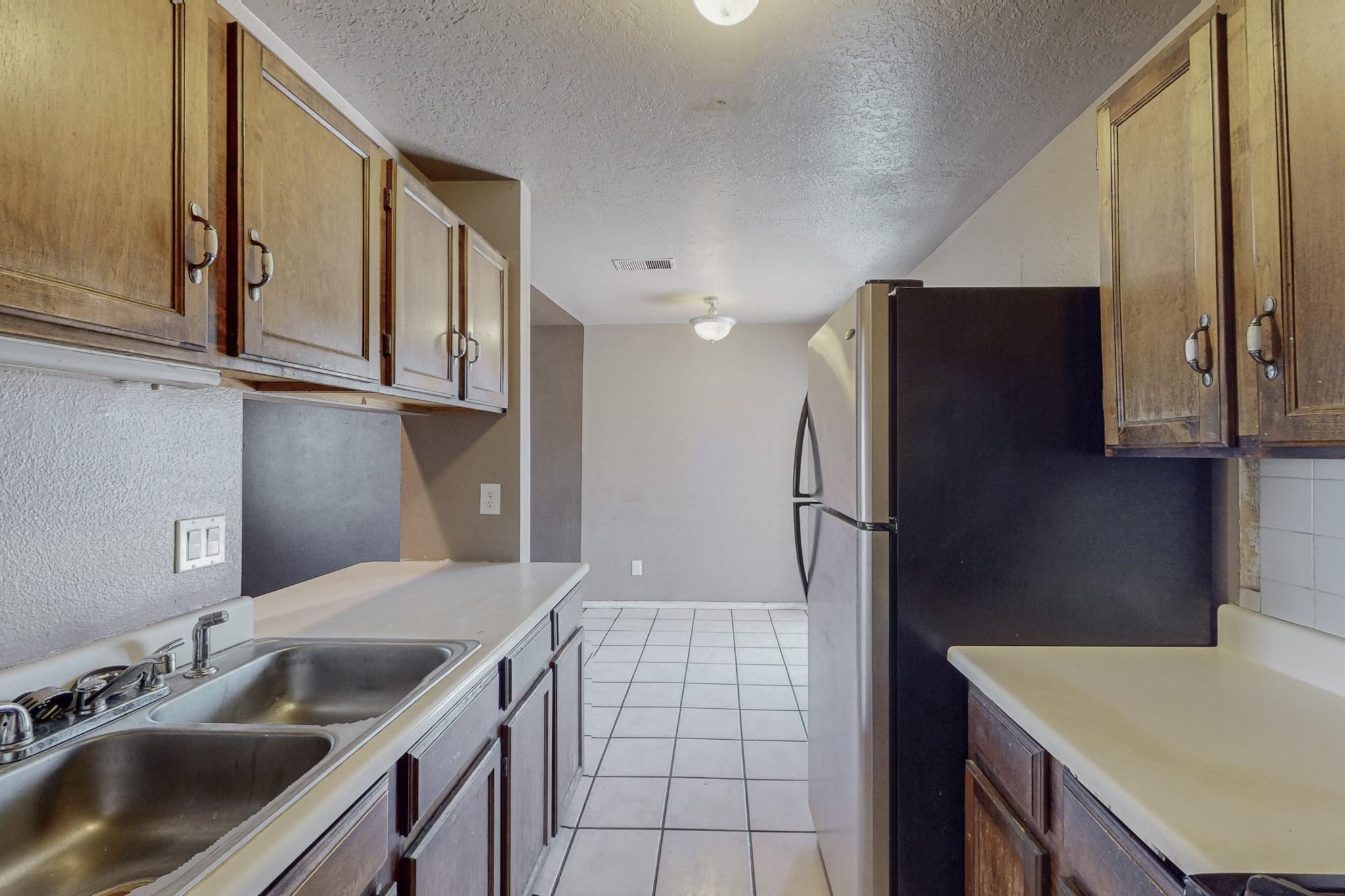 9301 Rhonda Avenue SW, Albuquerque, New Mexico 87121, 3 Bedrooms Bedrooms, ,1 BathroomBathrooms,Residential,For Sale,9301 Rhonda Avenue SW,1061010