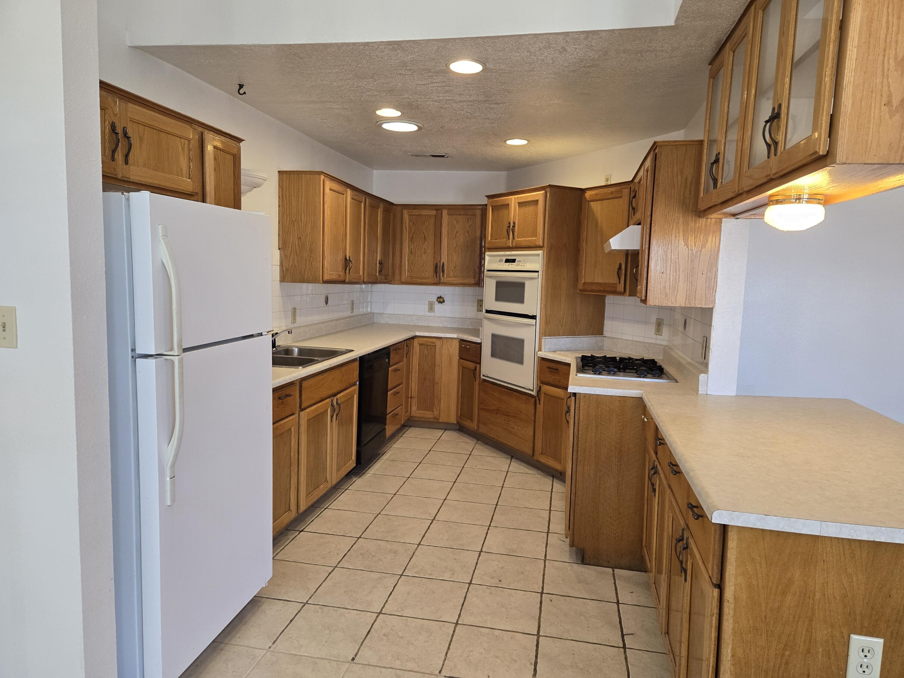 10 Musica Road, Belen, New Mexico 87002, 3 Bedrooms Bedrooms, ,2 BathroomsBathrooms,Residential,For Sale,10 Musica Road,1061018