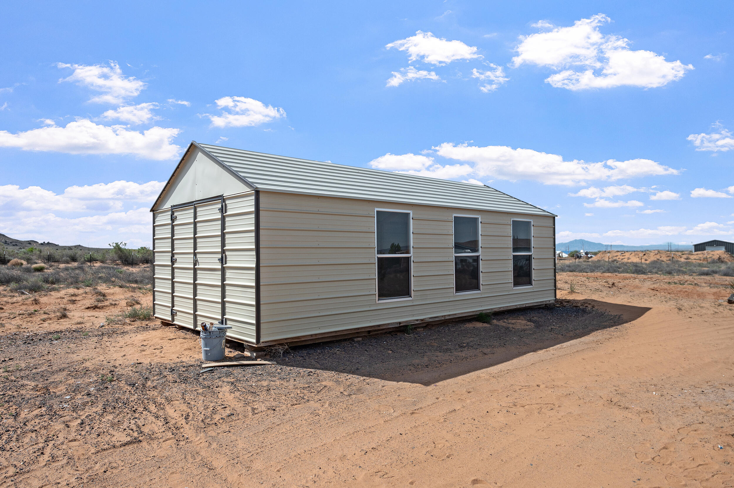 14 York Lane, Los Lunas, New Mexico 87031, 4 Bedrooms Bedrooms, ,3 BathroomsBathrooms,Residential,For Sale,14 York Lane,1061030