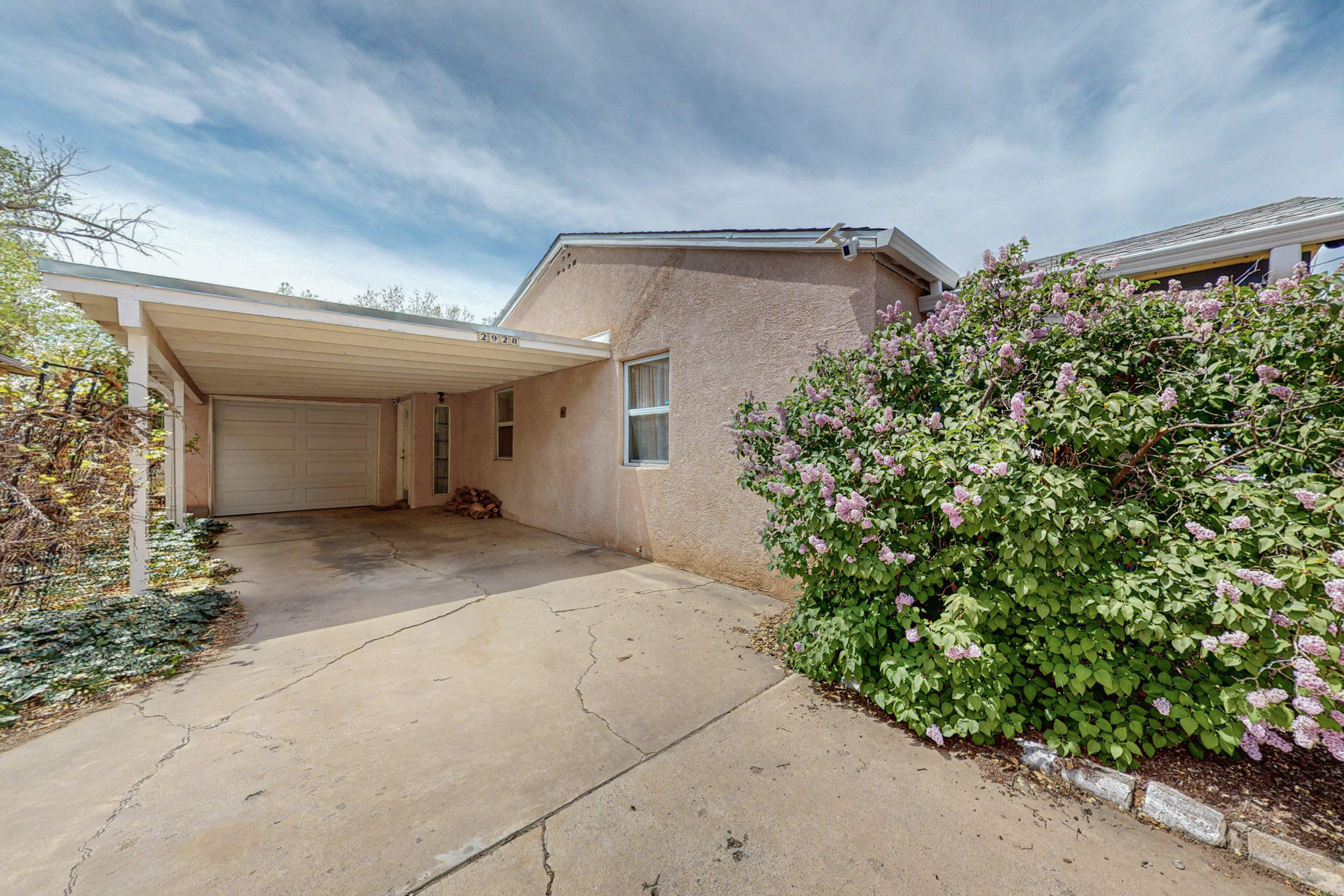 2928 Floral Road NW, Albuquerque, New Mexico 87104, 3 Bedrooms Bedrooms, ,2 BathroomsBathrooms,Residential,For Sale,2928 Floral Road NW,1061080