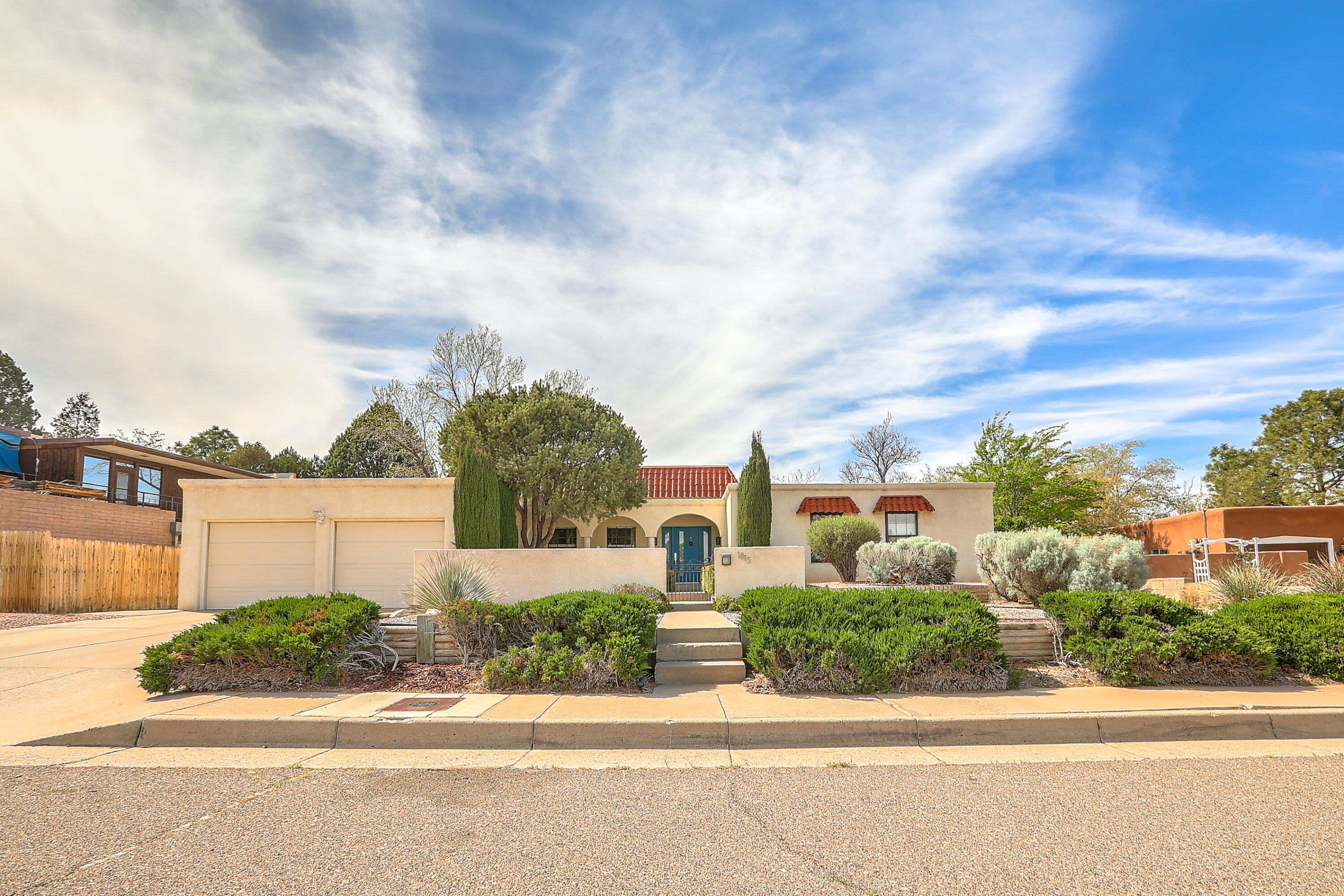 Stunning single story on quiet cul-de-sac in sought after UNM area & remodeled in 2019. Great Flr Plan w/foyer, two separate living areas, one w/gas log f/p w/ stacked stone floor to ceiling. Redesigned gourmet kitchen open to lg family dining area. Beautiful quartz island w/seating, built-in gas cooktop w/stainless hood, newer cabinets w/custom inserts, quartz counters, tile backsplash & SS appliances. Butlers pantry boasts a wine refrigerator, cabinets w/quartz countertop, sink w/disposal & lots of counter space. Guest bath, desk area, pantry & laundry rm all updated. Owners suite expanded w/sitting area, spacious walk-in closet w/built-in drawers & vanity area.+ updated bath w/new cabinets, counters, lighted medicine cabinet mirrors, sep. shower & 2nd walk-in closet. See update list!!!