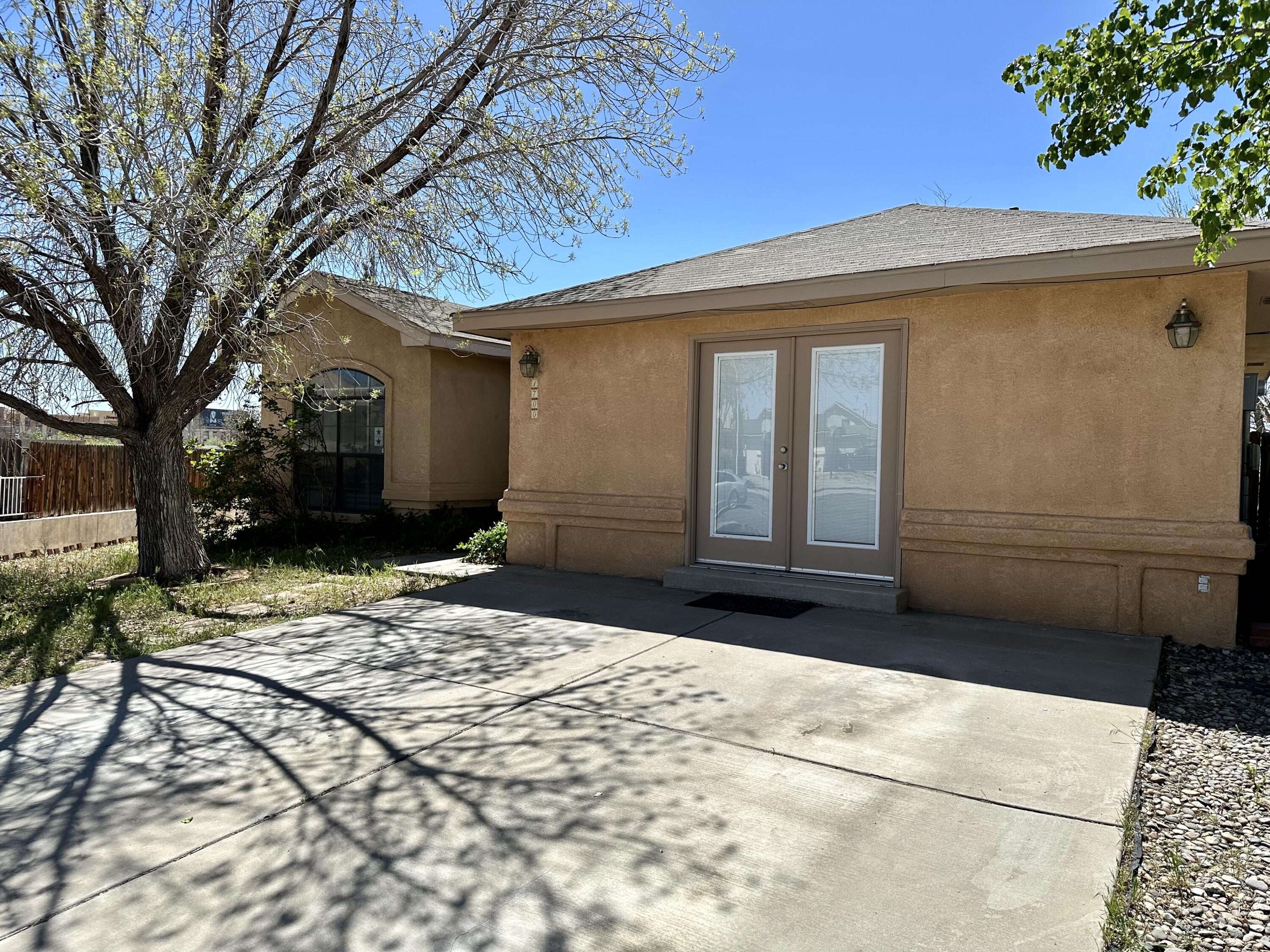 Wonderful west side home has 3 bedrooms, 2 bathrooms and 2 living areas! New paint in bedrooms and main living area and new carpet in bedroom. New Kitchen Microwave! Easy access to freeway, close distance to restaurants, shopping and schools. Come check this cozy home out before it is gone!
