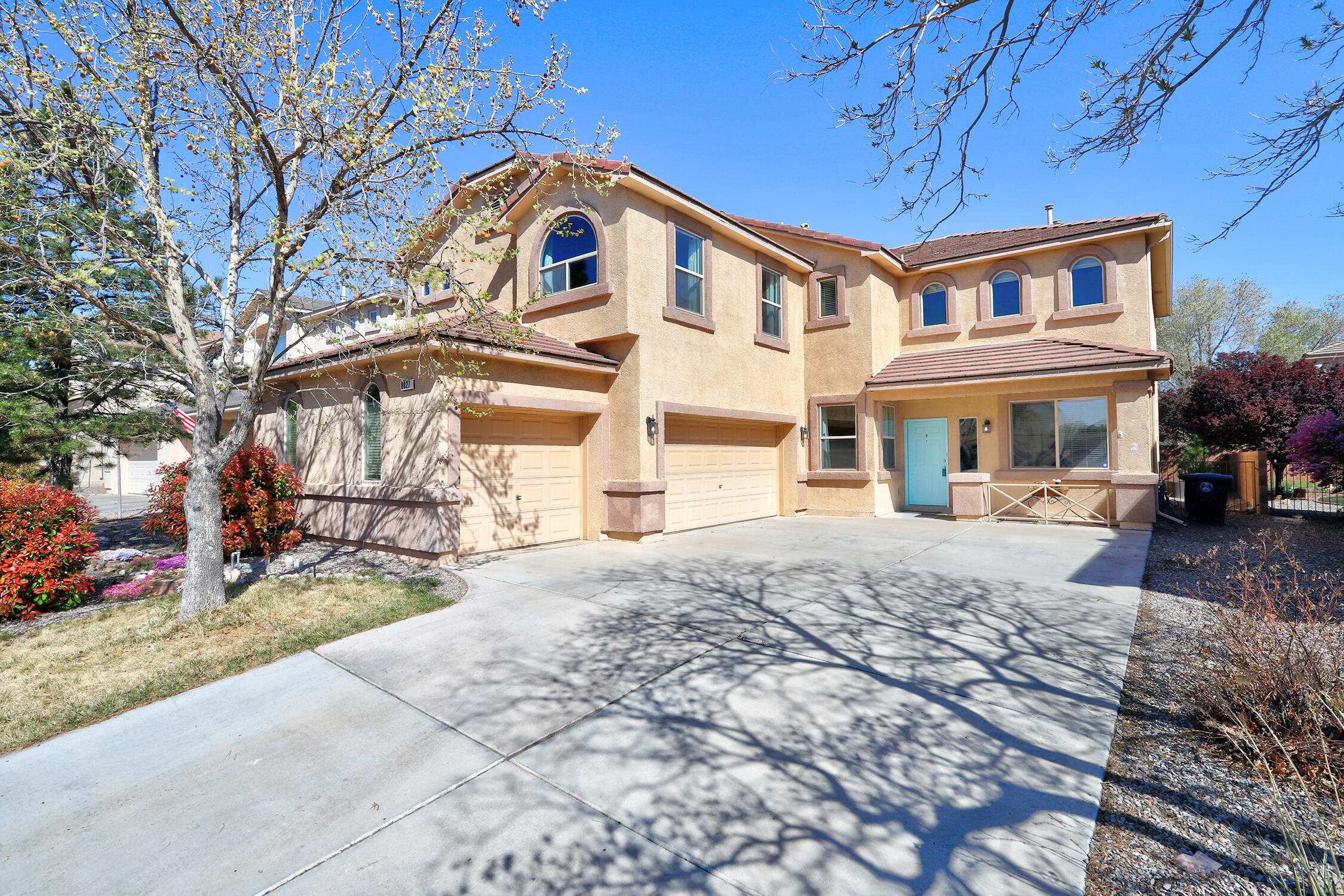 This lovely home is located in the highly sought after neighborhood of Ventana Ranch West known for its beautiful walking paths and parks. Enter the front door into a living area with gleaming laminate wood floors, high ceilings and upgraded lighting throughout. The kitchen is the heart of the home, with a breakfast nook, granite countertops, a beautiful glass subway backsplash and newer stainless steel appliances. There is a half bath downstairs and a flex room perfect for an office or playroom in addition to the formal dining room. The master bedroom upstairs has a large soaking tub and enlarged tiled shower. The master closet is fully custom and must be seen to be believed! There are 3 additional bedrooms upstairs and a full bath with double sinks.