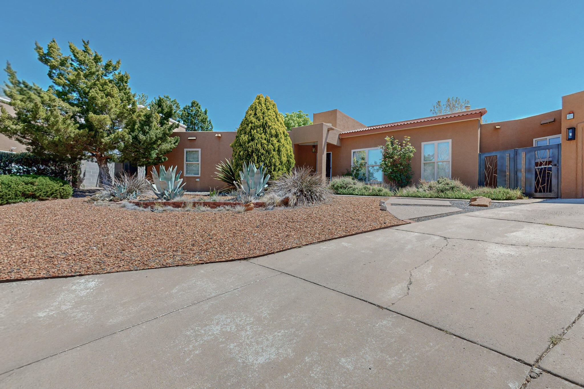508 Aragon Street SE, Albuquerque, New Mexico 87123, 4 Bedrooms Bedrooms, ,3 BathroomsBathrooms,Residential,For Sale,508 Aragon Street SE,1061256