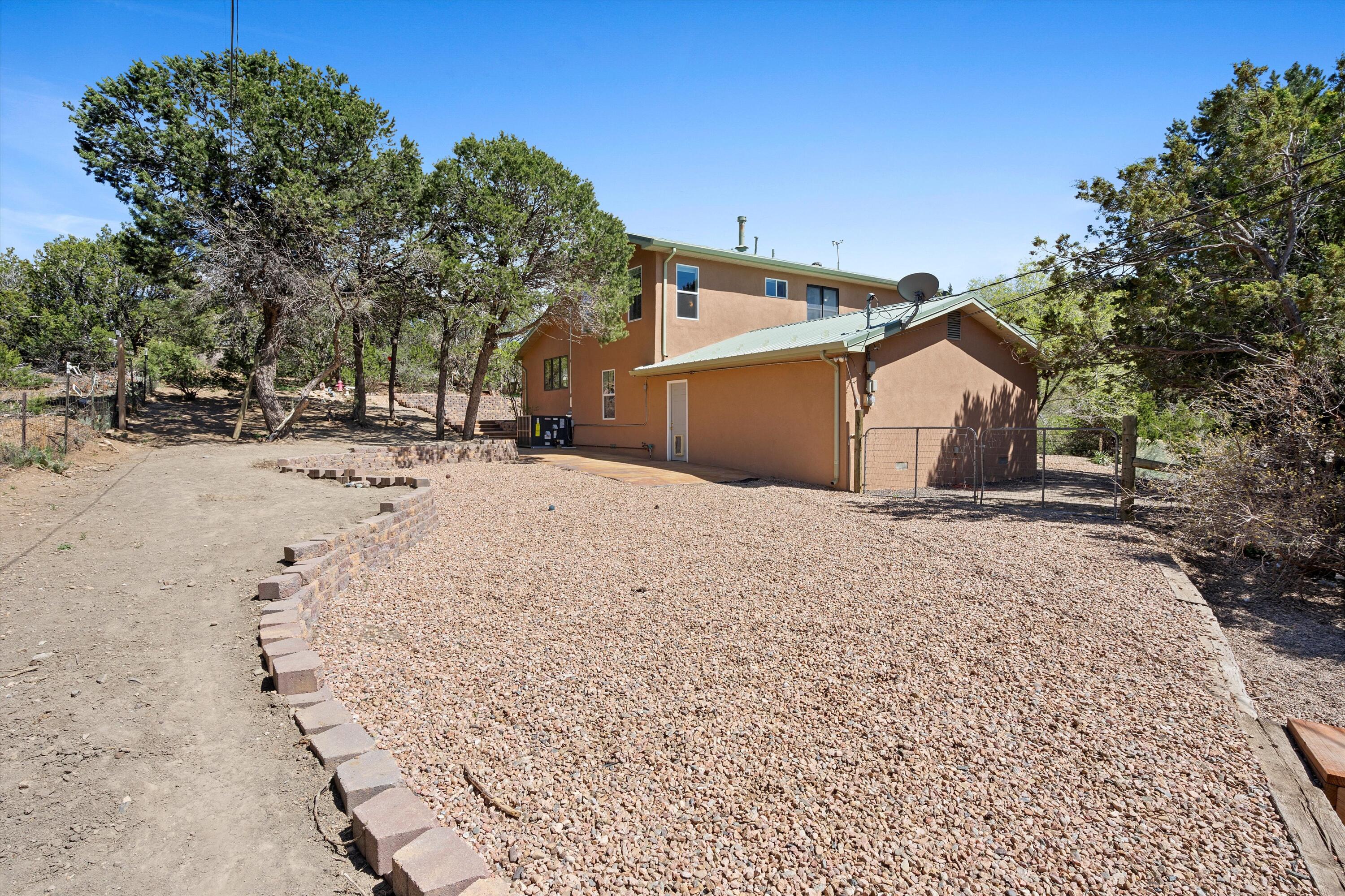 11 Eagle Trail, Tijeras, New Mexico 87059, 4 Bedrooms Bedrooms, ,2 BathroomsBathrooms,Residential,For Sale,11 Eagle Trail,1061257