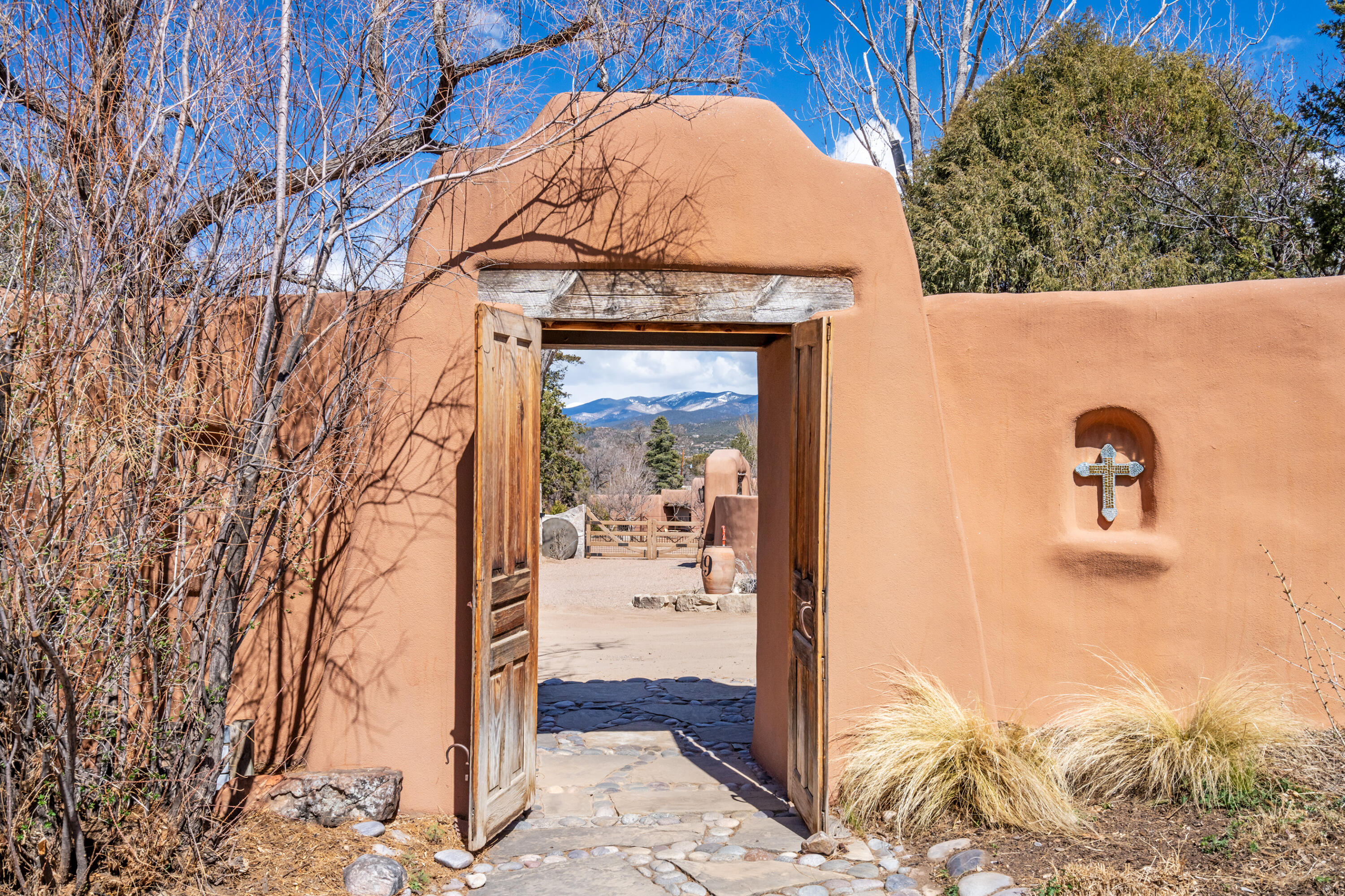 820 Camino Atalaya, Santa Fe, New Mexico 87505, 6 Bedrooms Bedrooms, ,8 BathroomsBathrooms,Residential,For Sale,820 Camino Atalaya,1061278
