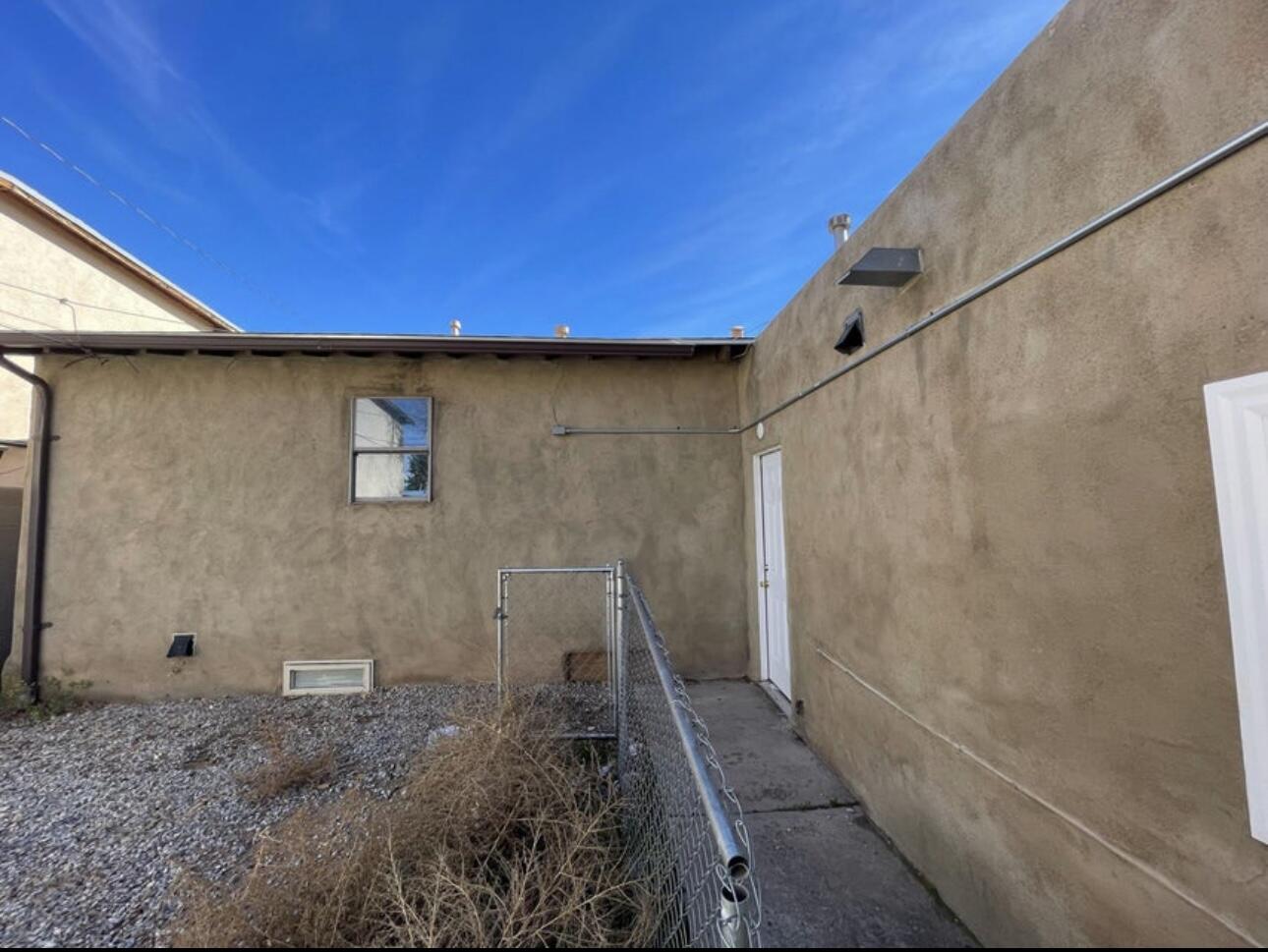 509 Vermont Street NE, Albuquerque, New Mexico 87108, 2 Bedrooms Bedrooms, ,1 BathroomBathrooms,Residential Income,For Sale,509 Vermont Street NE,1061317