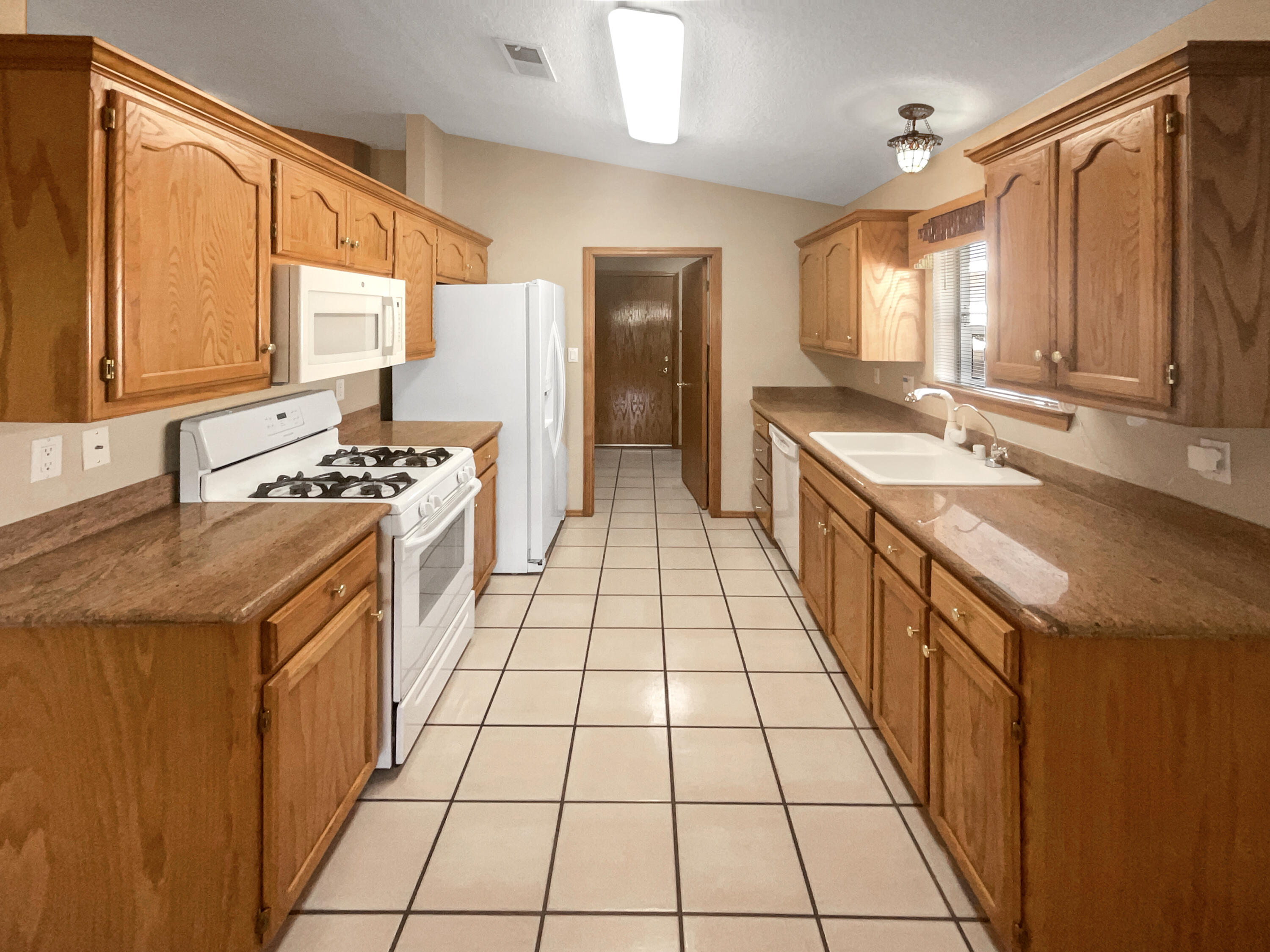 6212 Summerwood Road NW, Albuquerque, New Mexico 87120, 3 Bedrooms Bedrooms, ,2 BathroomsBathrooms,Residential,For Sale,6212 Summerwood Road NW,1061322