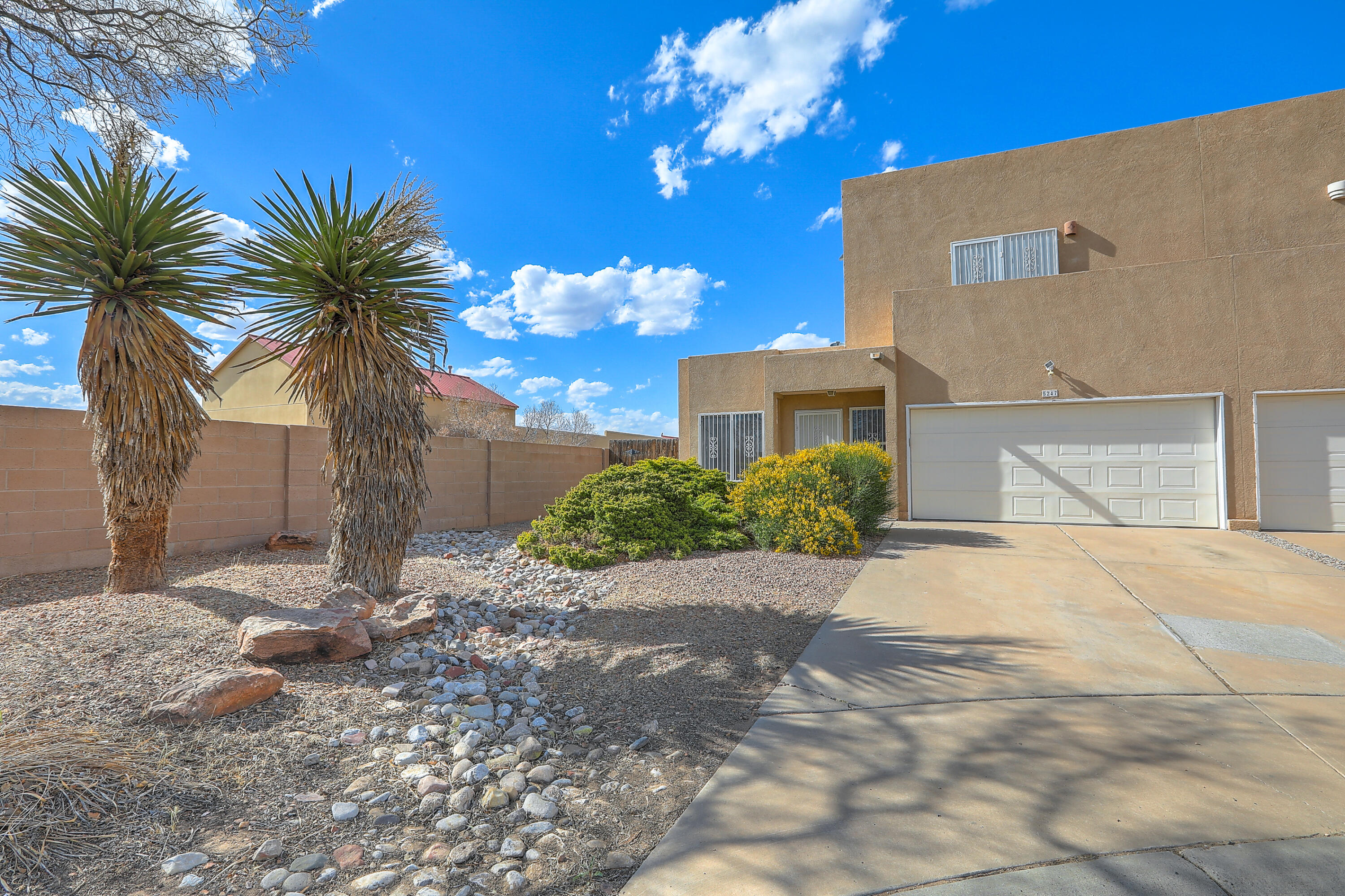 5247 Chris Court NW, Albuquerque, New Mexico 87120, 2 Bedrooms Bedrooms, ,3 BathroomsBathrooms,Residential,For Sale,5247 Chris Court NW,1061337