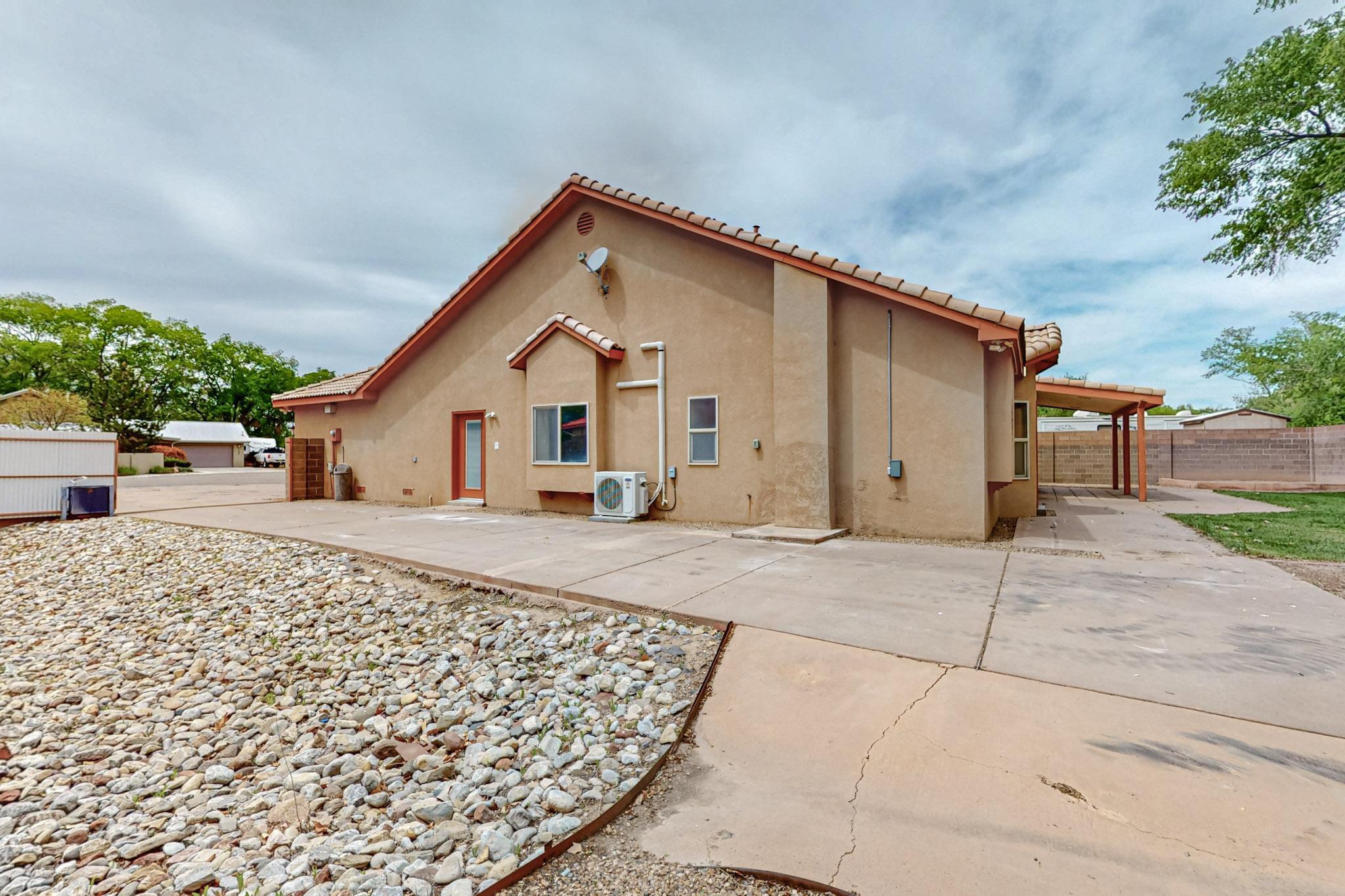 2510 Alyssa Drive SW, Albuquerque, New Mexico 87105, 3 Bedrooms Bedrooms, ,2 BathroomsBathrooms,Residential,For Sale,2510 Alyssa Drive SW,1061361