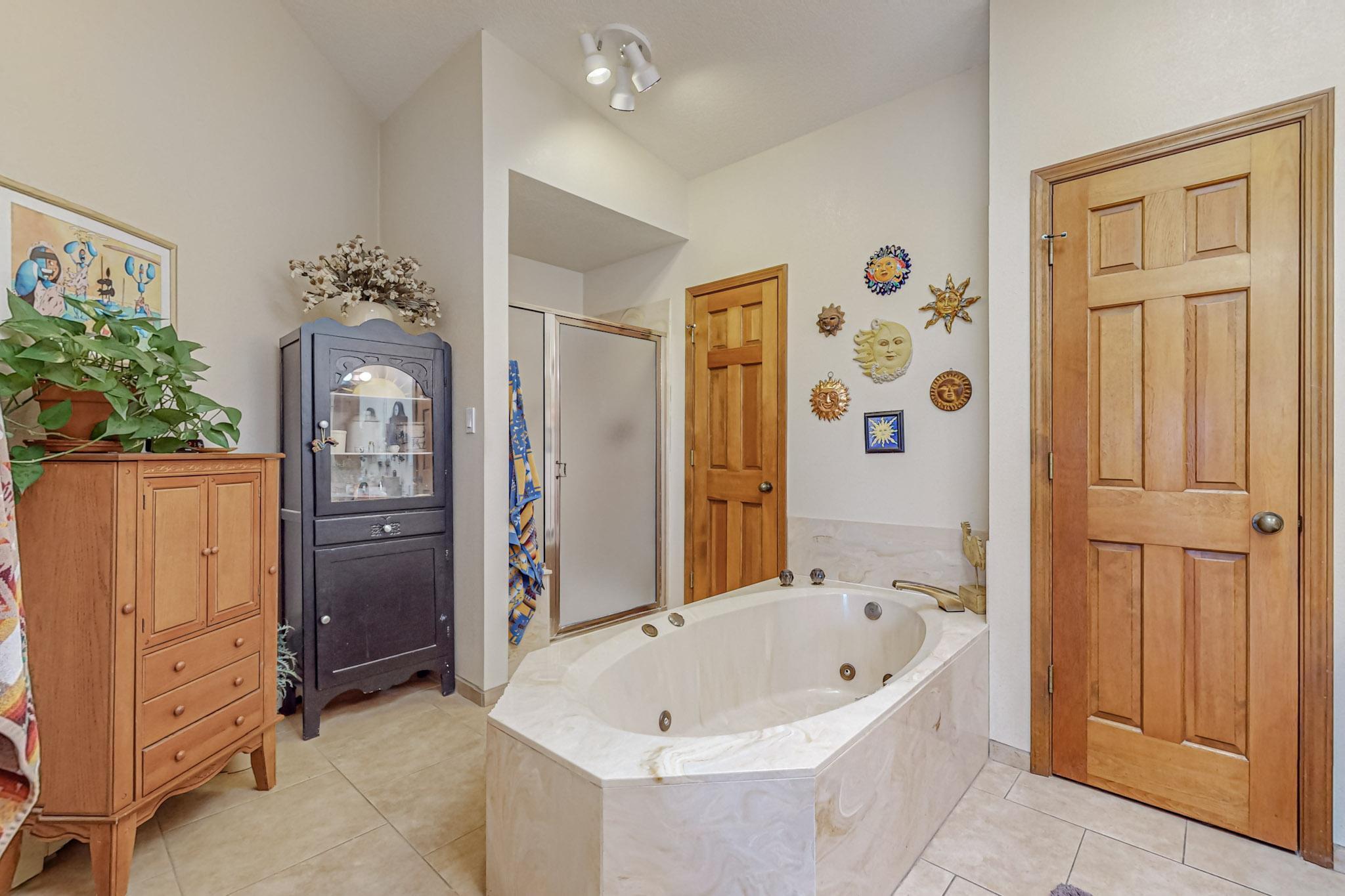 8116 Fairmont Drive NW, Albuquerque, New Mexico 87120, 3 Bedrooms Bedrooms, ,2 BathroomsBathrooms,Residential,For Sale,8116 Fairmont Drive NW,1061395