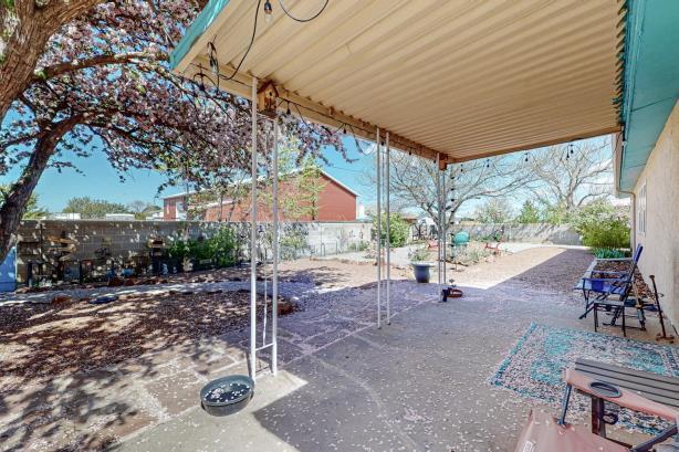 409 N Limit Avenue, Mountainair, New Mexico 87036, 3 Bedrooms Bedrooms, ,3 BathroomsBathrooms,Residential,For Sale,409 N Limit Avenue,1061412