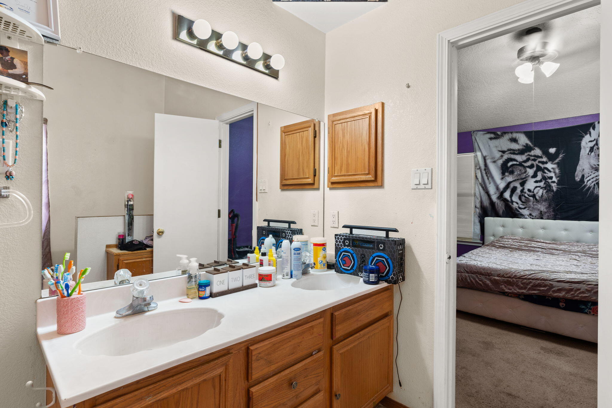 8 Pinon Avenue, Los Lunas, New Mexico 87031, 3 Bedrooms Bedrooms, ,2 BathroomsBathrooms,Residential,For Sale,8 Pinon Avenue,1061430