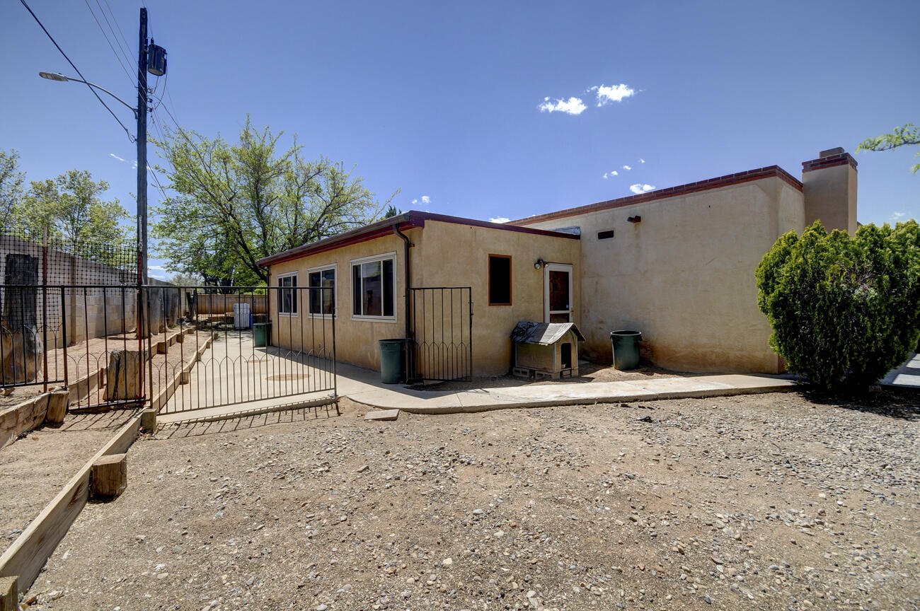 2924 Kentucky Street NE, Albuquerque, New Mexico 87110, 3 Bedrooms Bedrooms, ,2 BathroomsBathrooms,Residential,For Sale,2924 Kentucky Street NE,1061408