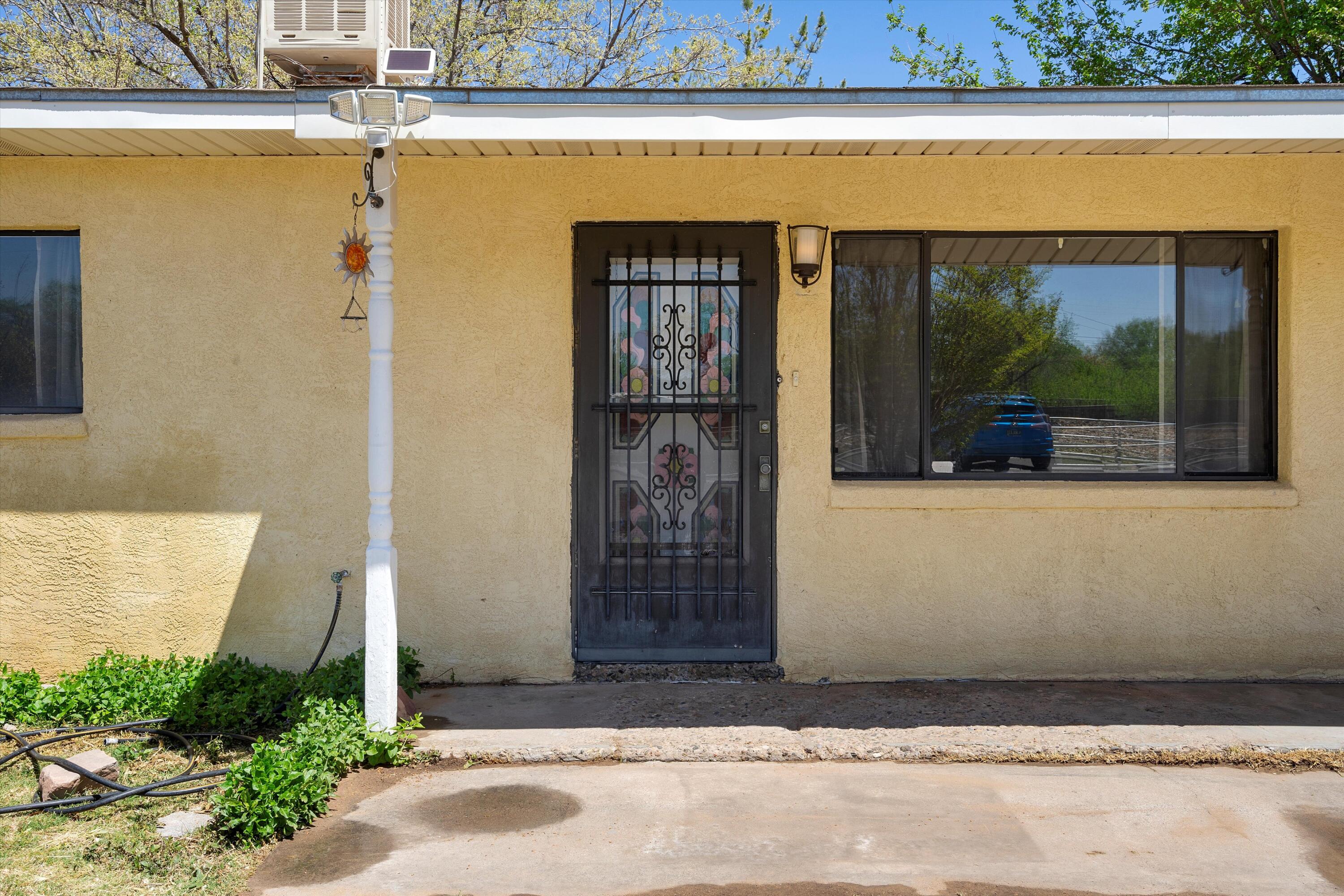 1617 Bowe Lane SW, Albuquerque, New Mexico 87105, 4 Bedrooms Bedrooms, ,2 BathroomsBathrooms,Residential,For Sale,1617 Bowe Lane SW,1061464