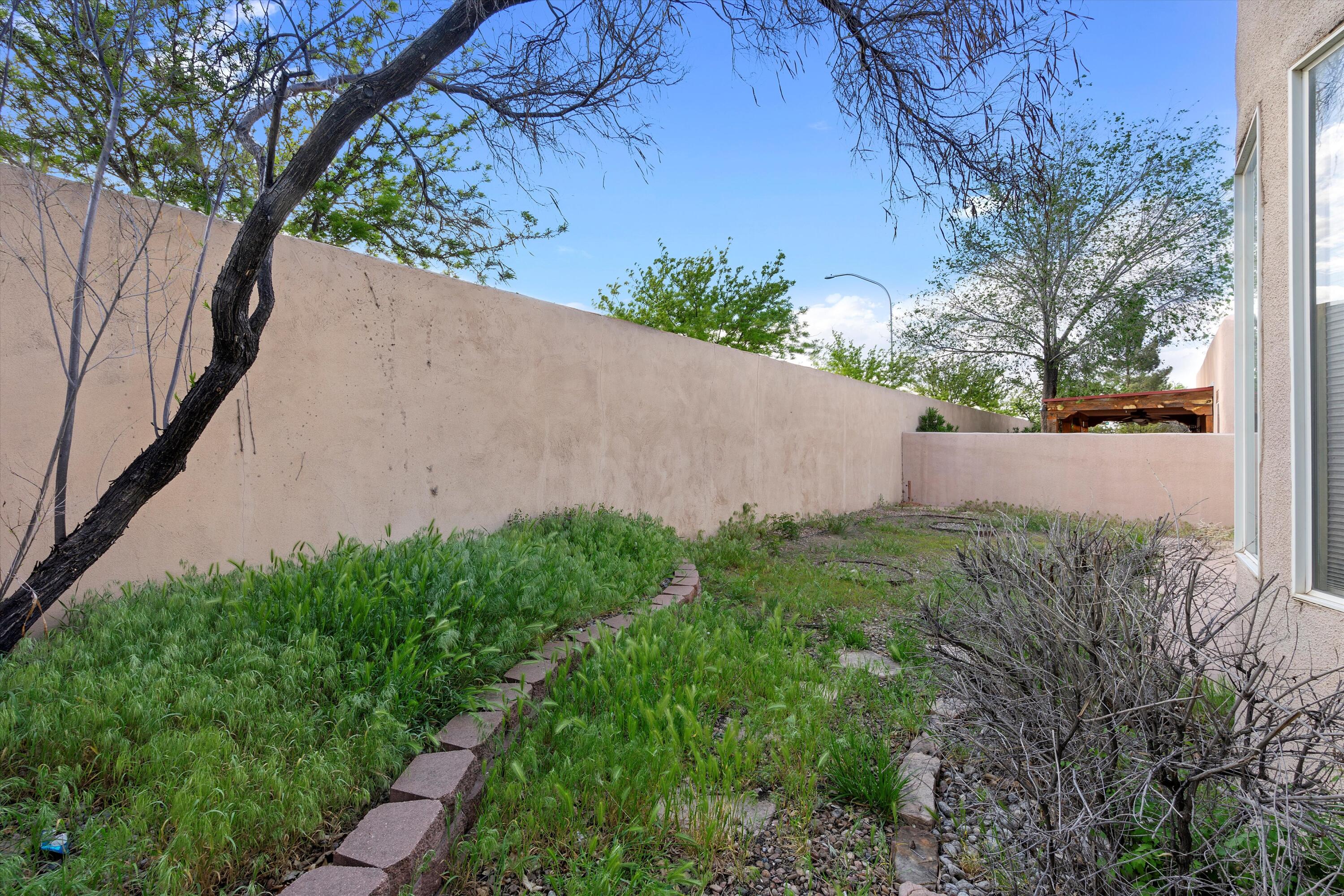 531 ViA Patria SW, Albuquerque, New Mexico 87121, 3 Bedrooms Bedrooms, ,2 BathroomsBathrooms,Residential,For Sale,531 ViA Patria SW,1061468