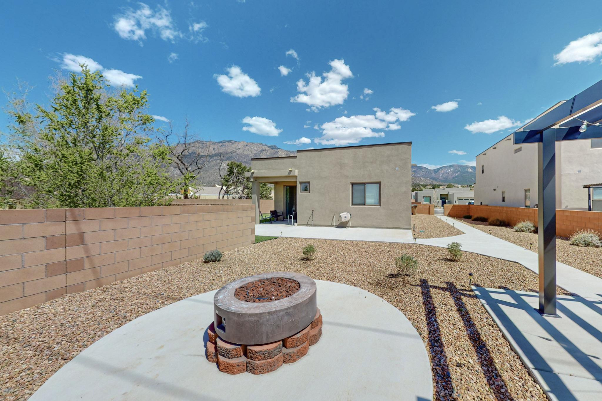 819 Horned Owl Drive NE, Albuquerque, New Mexico 87122, 3 Bedrooms Bedrooms, ,2 BathroomsBathrooms,Residential,For Sale,819 Horned Owl Drive NE,1061472