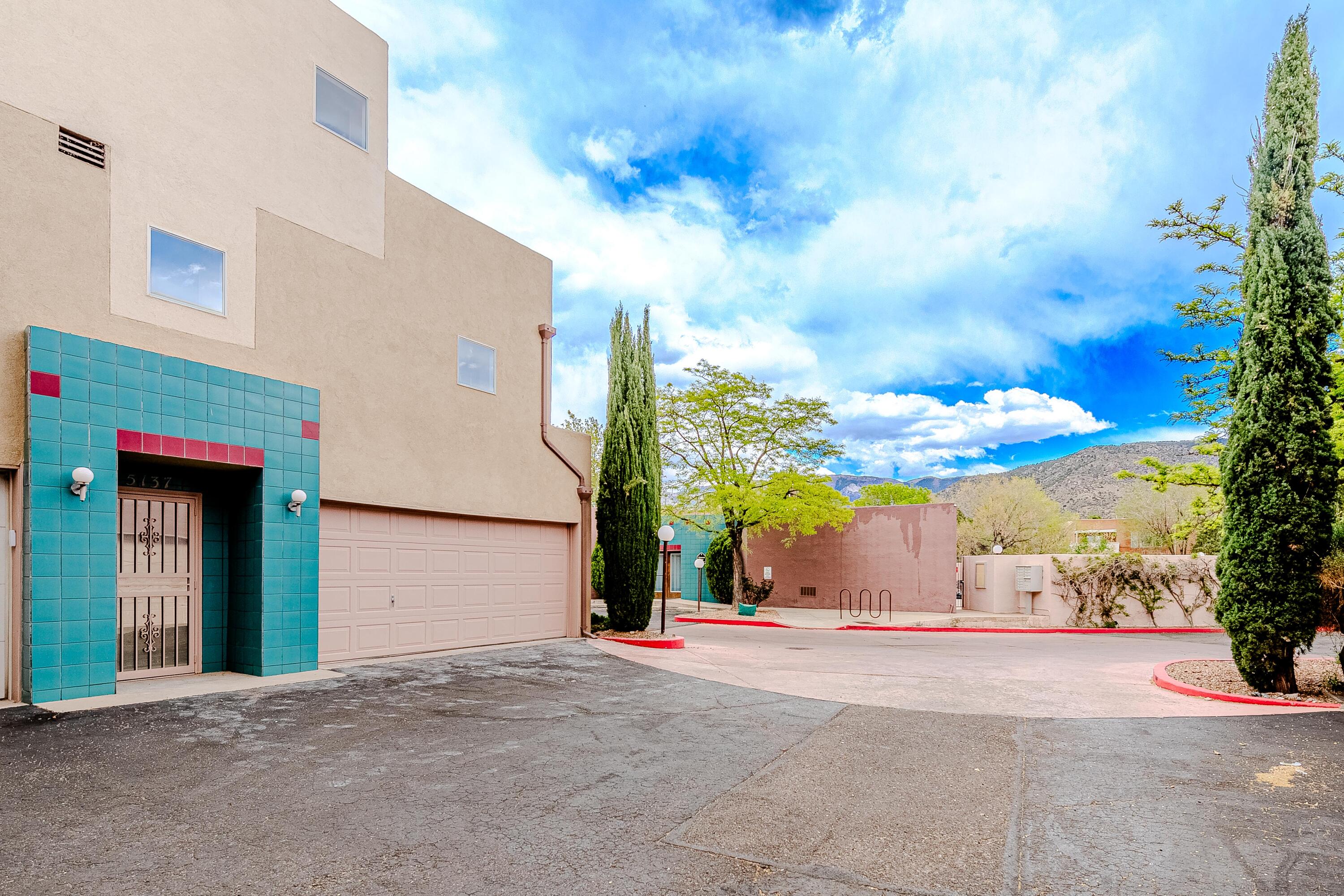 5137 Glenwood Pointe Lane NE, Albuquerque, New Mexico 87111, 2 Bedrooms Bedrooms, ,2 BathroomsBathrooms,Residential,For Sale,5137 Glenwood Pointe Lane NE,1061494
