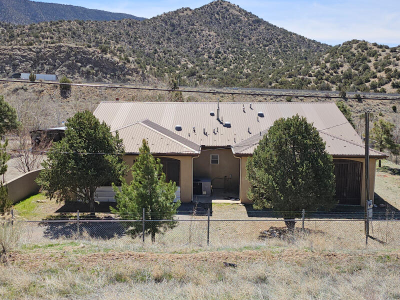 206 Highway 333, Albuquerque, New Mexico 87123, 3 Bedrooms Bedrooms, ,2 BathroomsBathrooms,Residential,For Sale,206 Highway 333,1061508