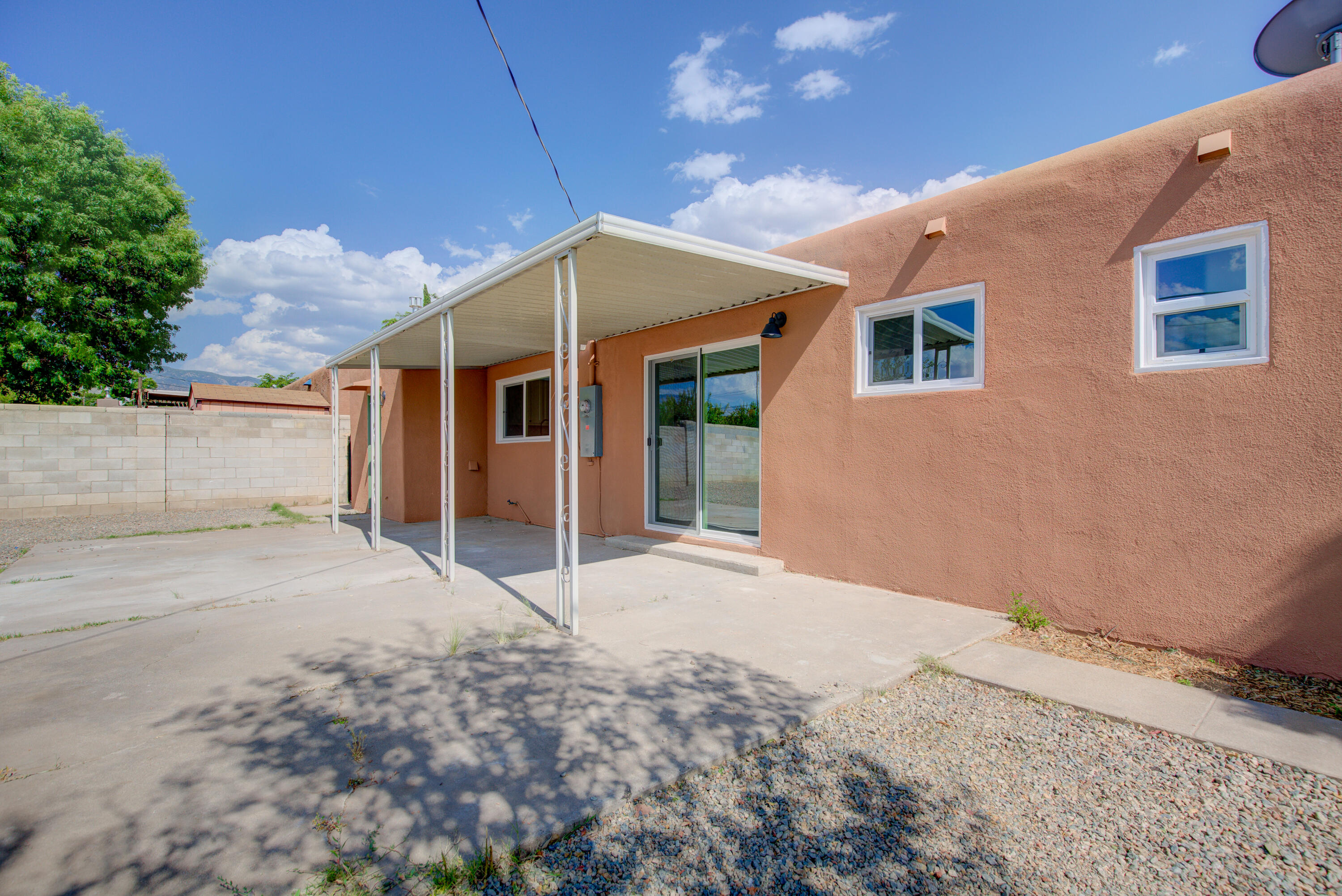 7709 Hannett Avenue NE, Albuquerque, New Mexico 87110, 3 Bedrooms Bedrooms, ,2 BathroomsBathrooms,Residential,For Sale,7709 Hannett Avenue NE,1061512