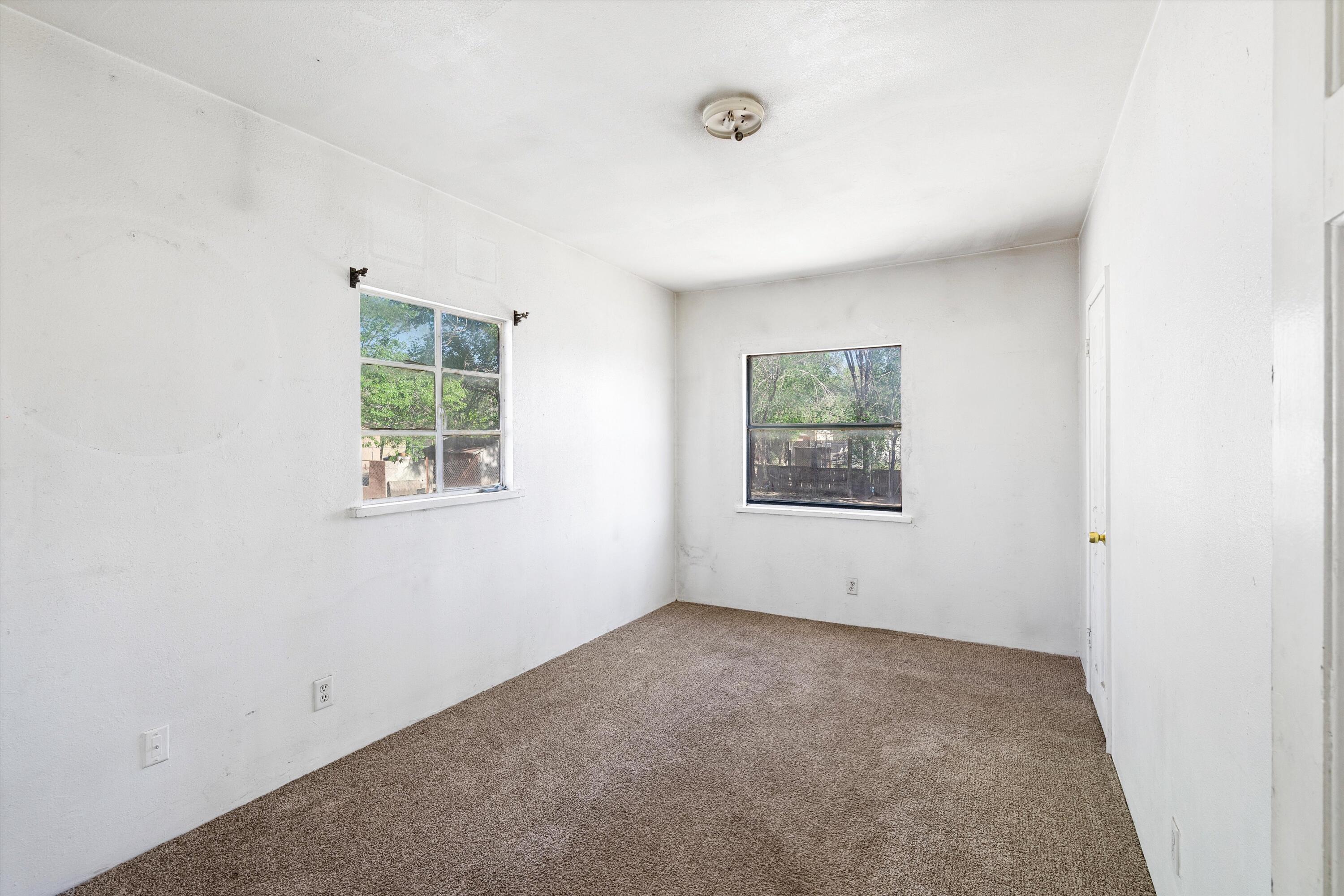711 Hardy Avenue SW, Albuquerque, New Mexico 87105, 2 Bedrooms Bedrooms, ,1 BathroomBathrooms,Residential,For Sale,711 Hardy Avenue SW,1061513
