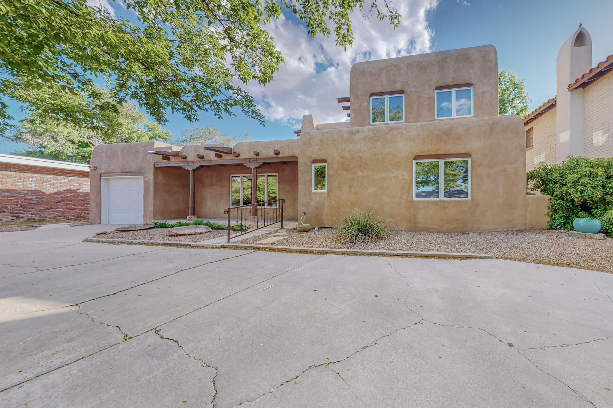 911 Idlewilde Lane SE, Albuquerque, New Mexico 87108, 5 Bedrooms Bedrooms, ,3 BathroomsBathrooms,Residential,For Sale,911 Idlewilde Lane SE,1061532