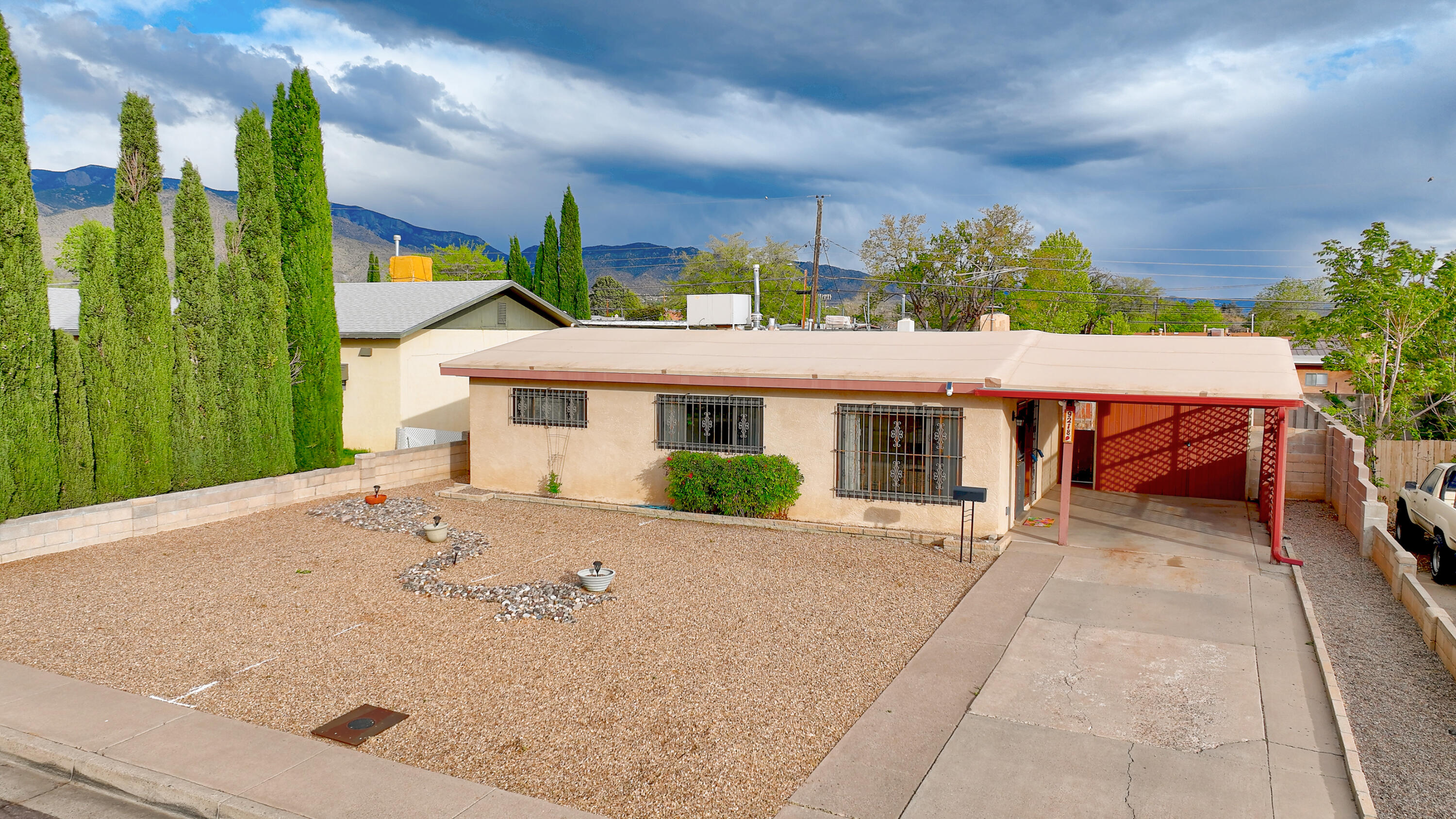 9218 Aztec Road NE, Albuquerque, New Mexico 87111, 2 Bedrooms Bedrooms, ,2 BathroomsBathrooms,Residential,For Sale,9218 Aztec Road NE,1061574