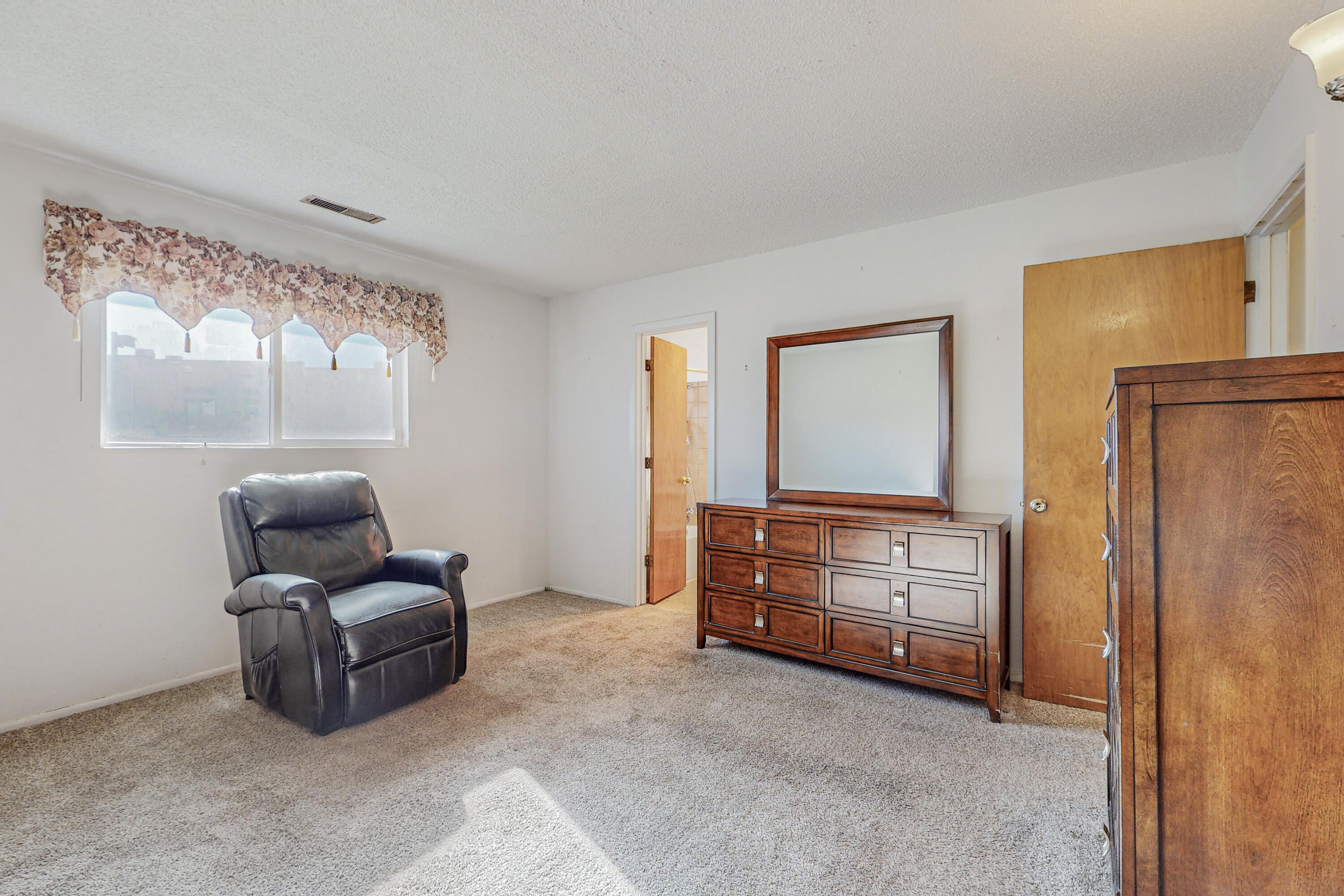 1104 Harrison Road, Santa Fe, New Mexico 87507, 4 Bedrooms Bedrooms, ,2 BathroomsBathrooms,Residential,For Sale,1104 Harrison Road,1061592
