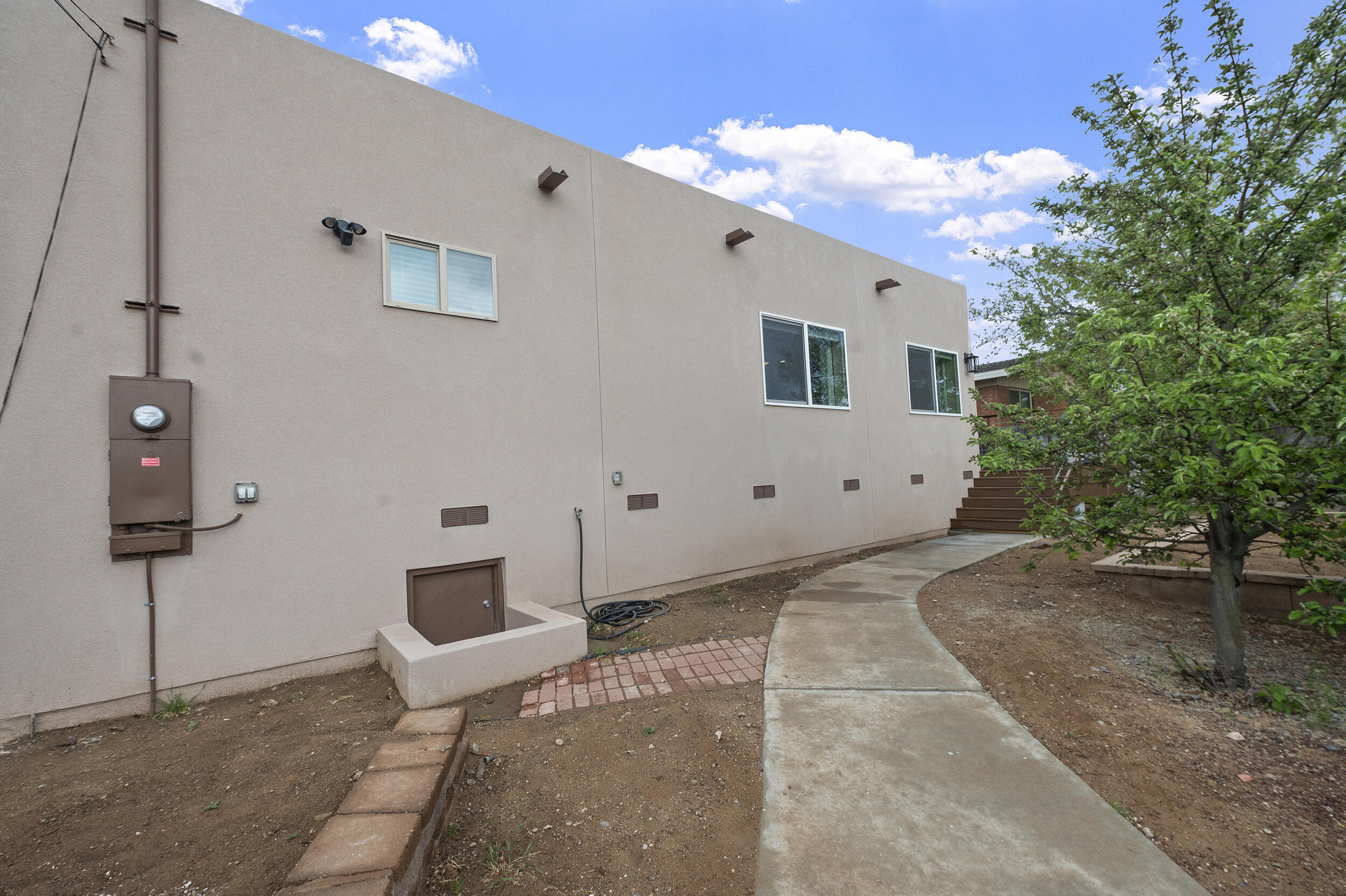 727 Adams Street NE, Albuquerque, New Mexico 87110, 3 Bedrooms Bedrooms, ,2 BathroomsBathrooms,Residential,For Sale,727 Adams Street NE,1061596