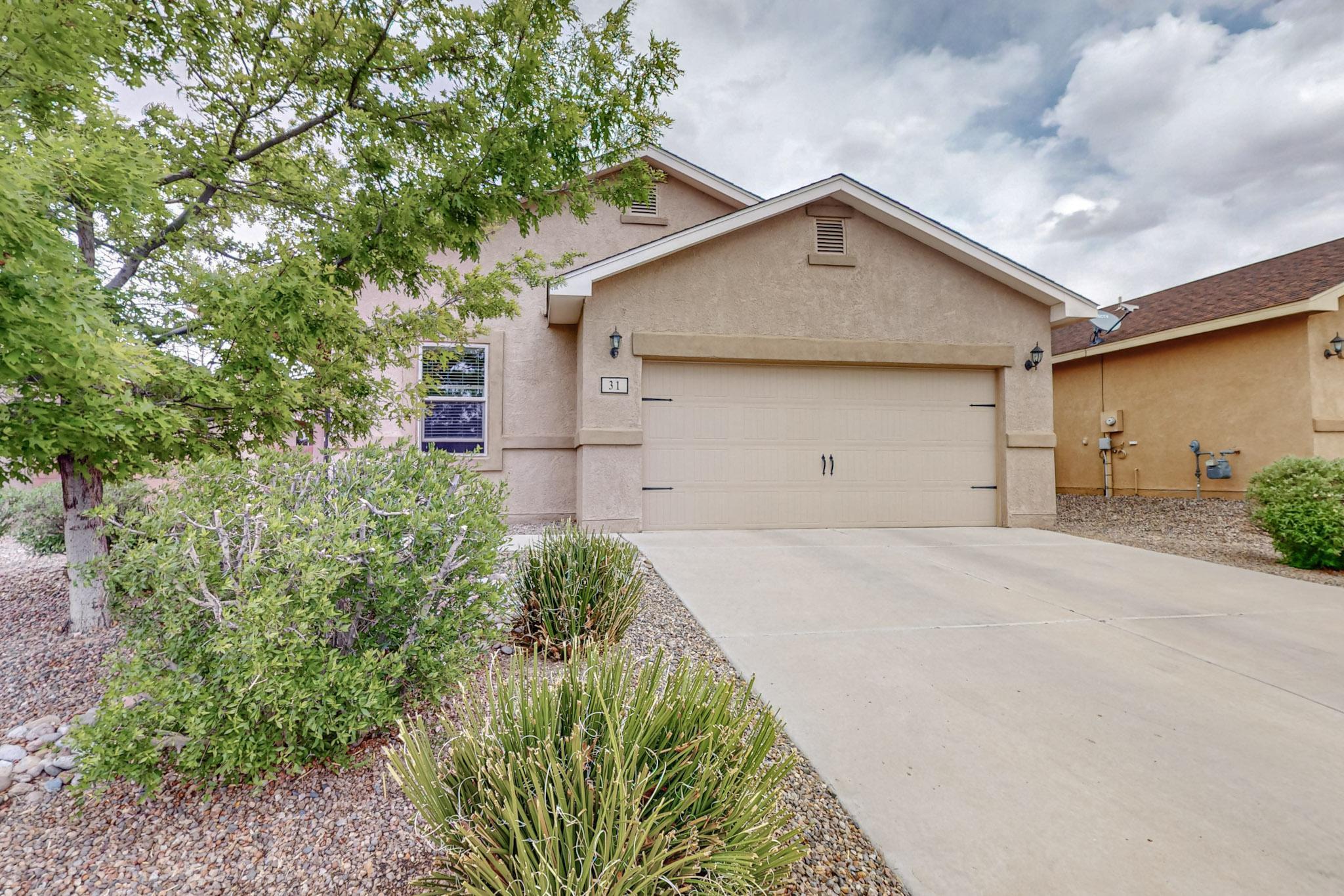Welcome home to this bright and airy home.  Nice open floorplan with 3 bedrooms and 2 baths.  Xeriscape backyard for low maintenance. Good school districts.  All appliances convey.