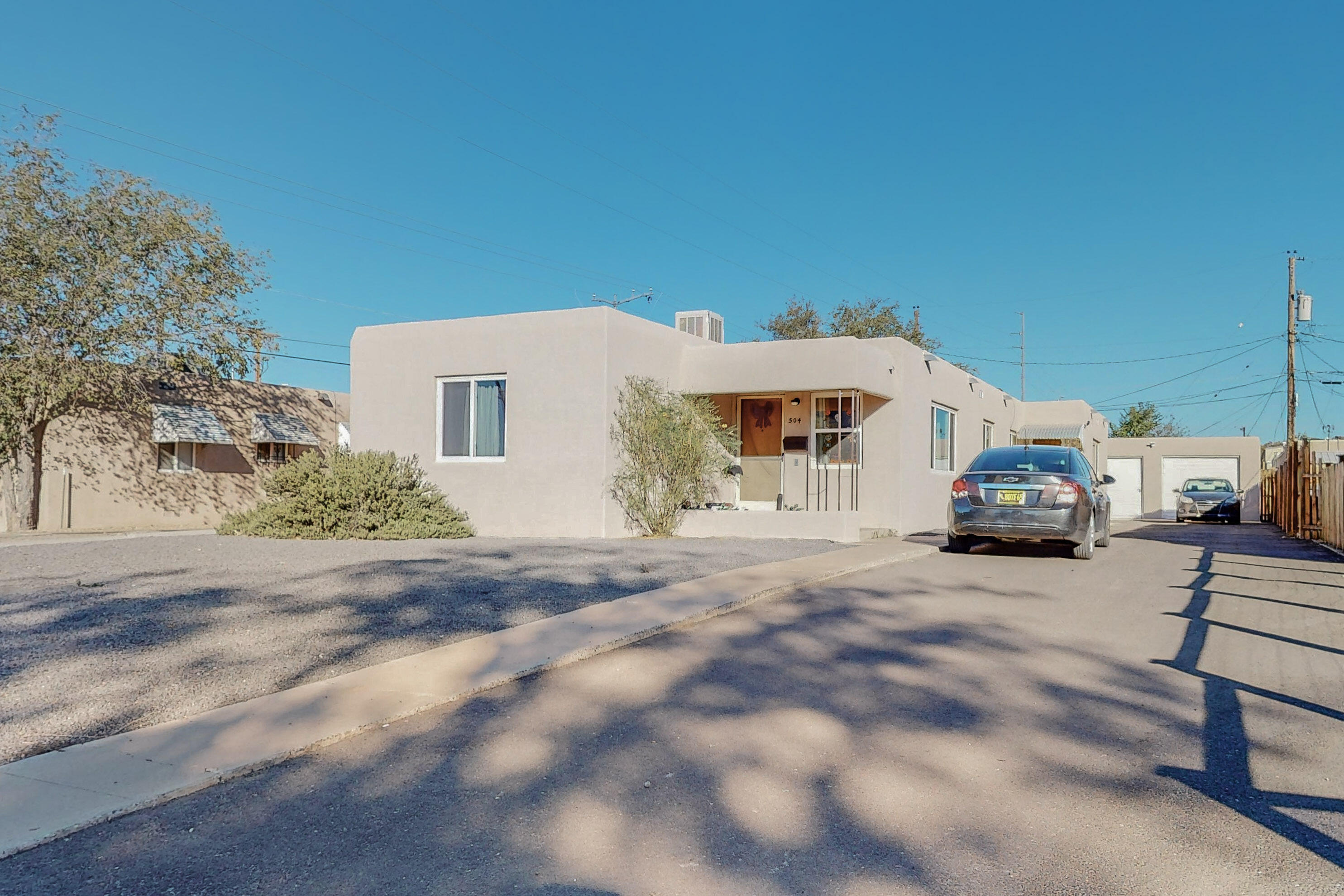 504 Cagua Drive SE, Albuquerque, New Mexico 87108, 2 Bedrooms Bedrooms, ,1 BathroomBathrooms,Residential Income,For Sale,504 Cagua Drive SE,1061817