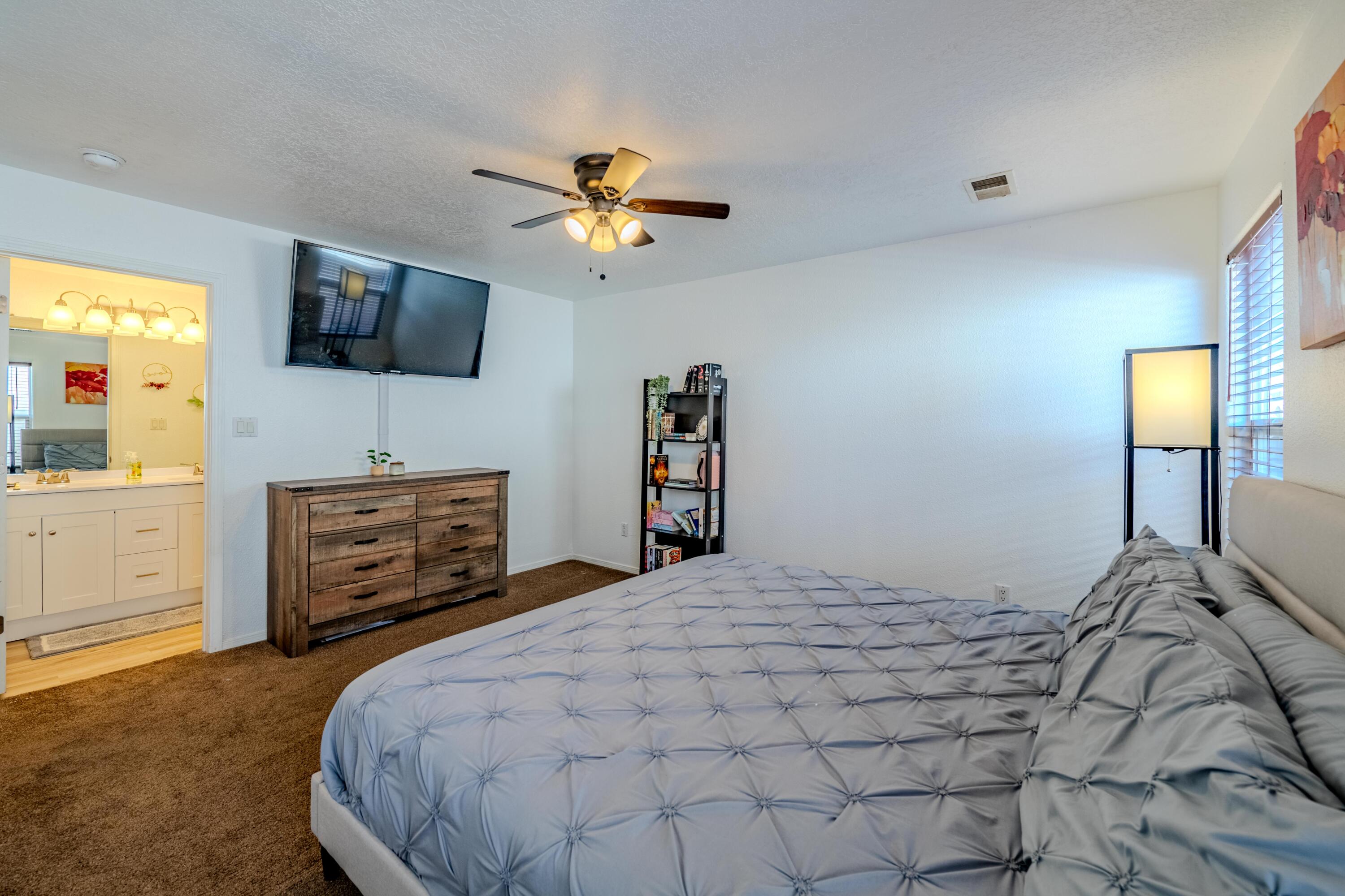 100 Riata Trail, Rio Rancho, New Mexico 87124, 4 Bedrooms Bedrooms, ,3 BathroomsBathrooms,Residential,For Sale,100 Riata Trail,1061964
