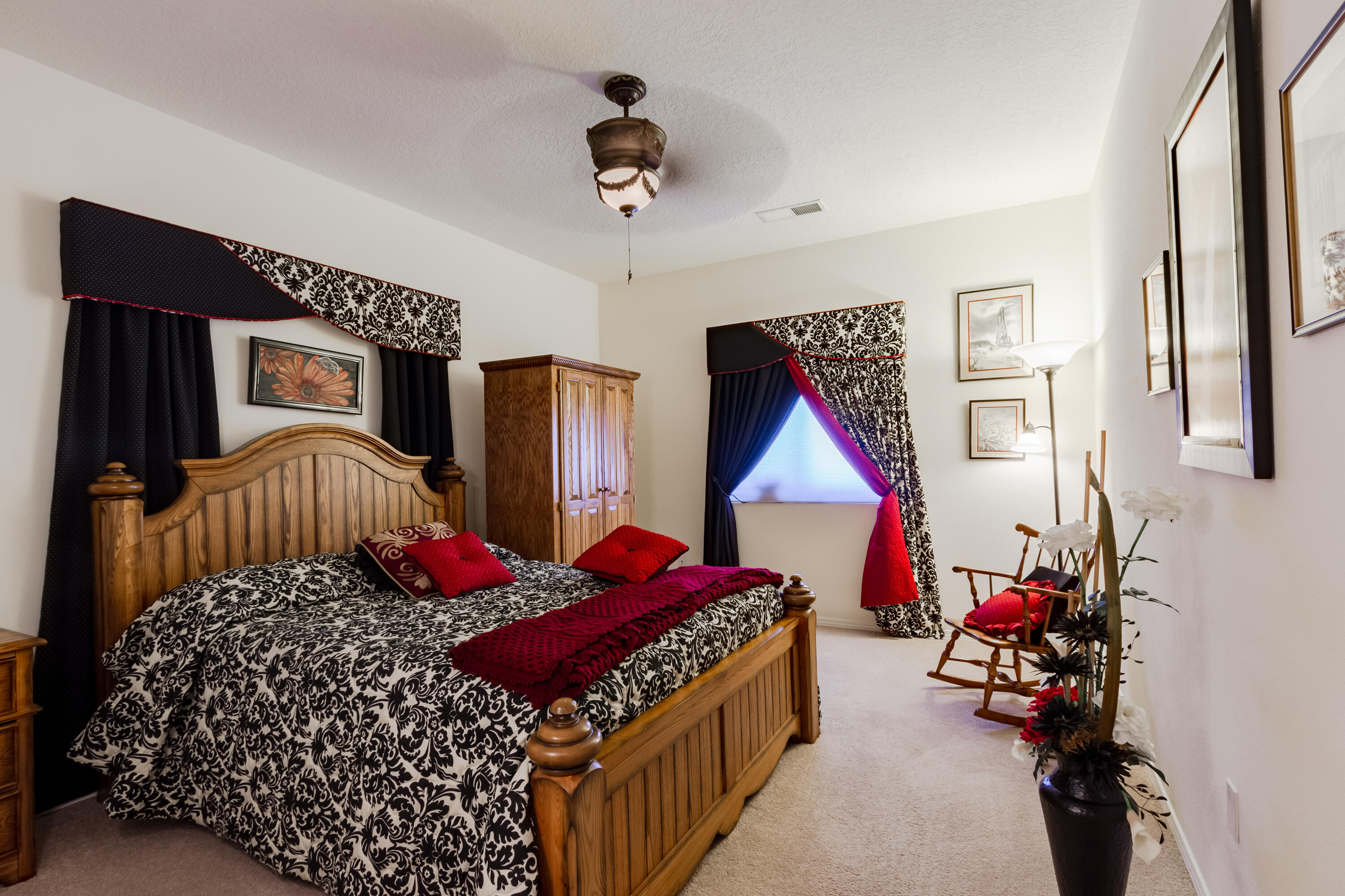 451 Zuni River Circle SW, Los Lunas, New Mexico 87031, 3 Bedrooms Bedrooms, ,2 BathroomsBathrooms,Residential,For Sale,451 Zuni River Circle SW,1061978