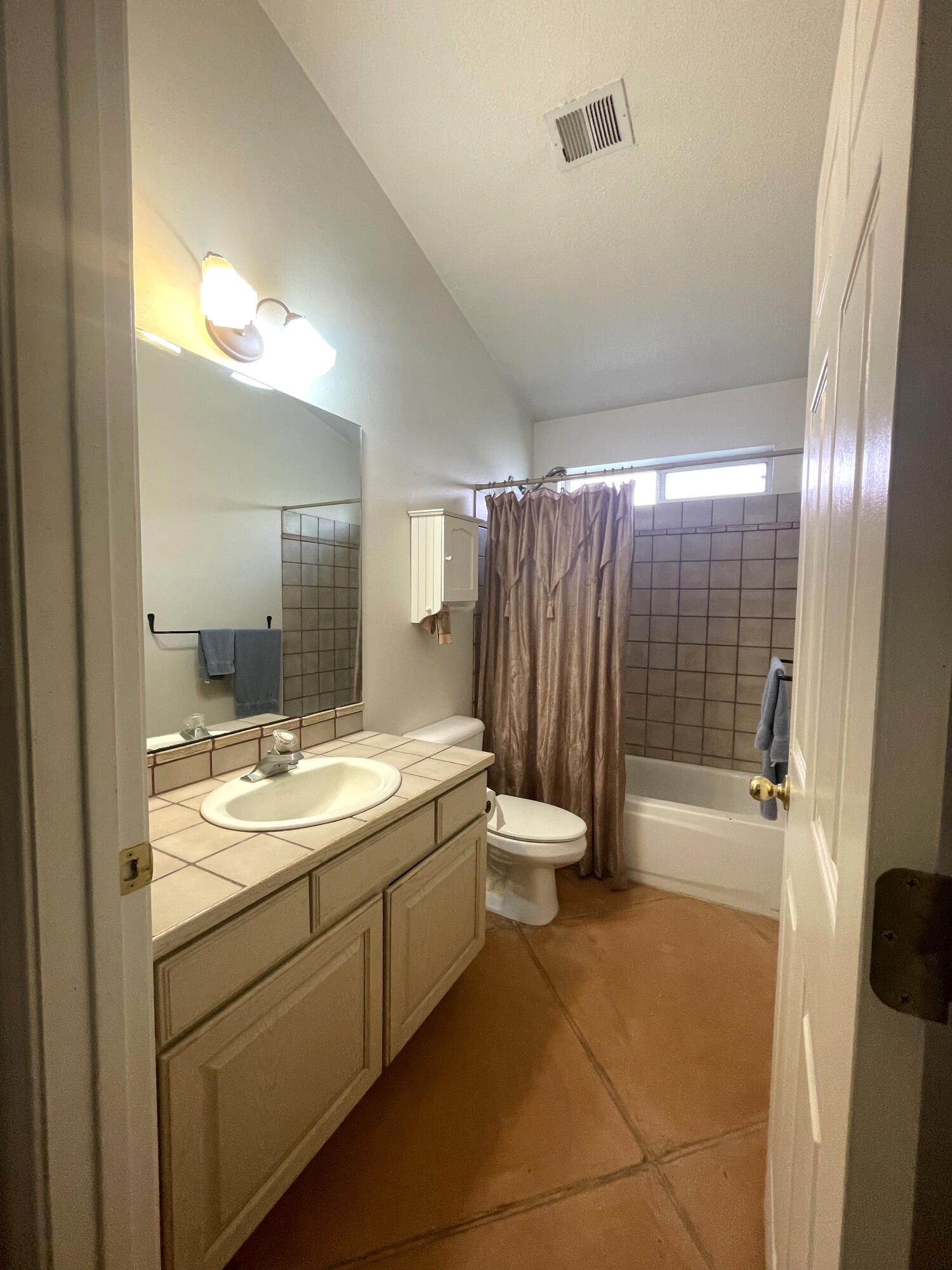 2304 Tompiro Road NW, Albuquerque, New Mexico 87120, 3 Bedrooms Bedrooms, ,2 BathroomsBathrooms,Residential,For Sale,2304 Tompiro Road NW,1061986