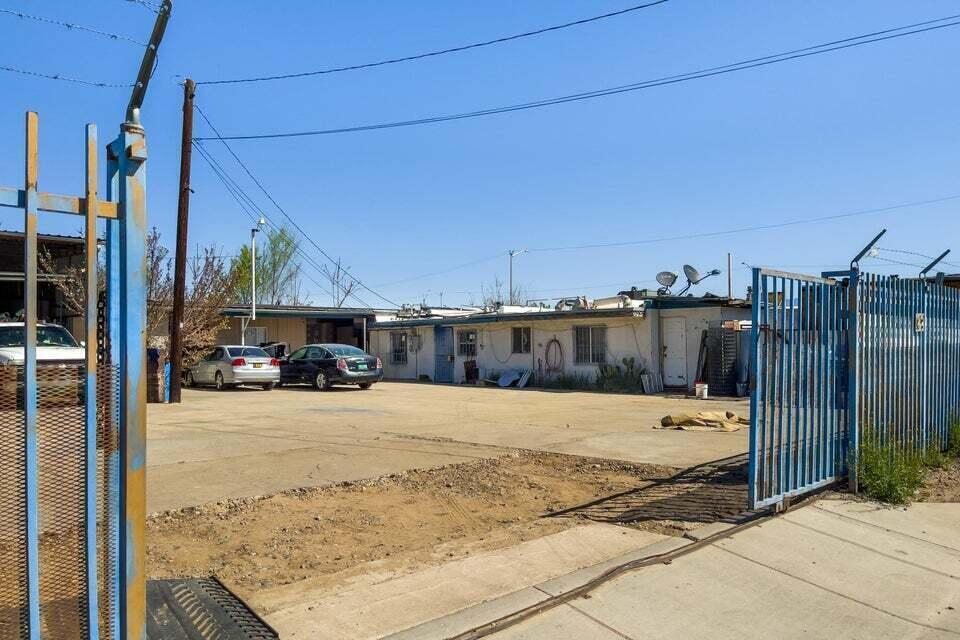 237 Old Coors Drive SW, Albuquerque, New Mexico 87121, ,Commercial Sale,For Sale,237 Old Coors Drive SW,1062030