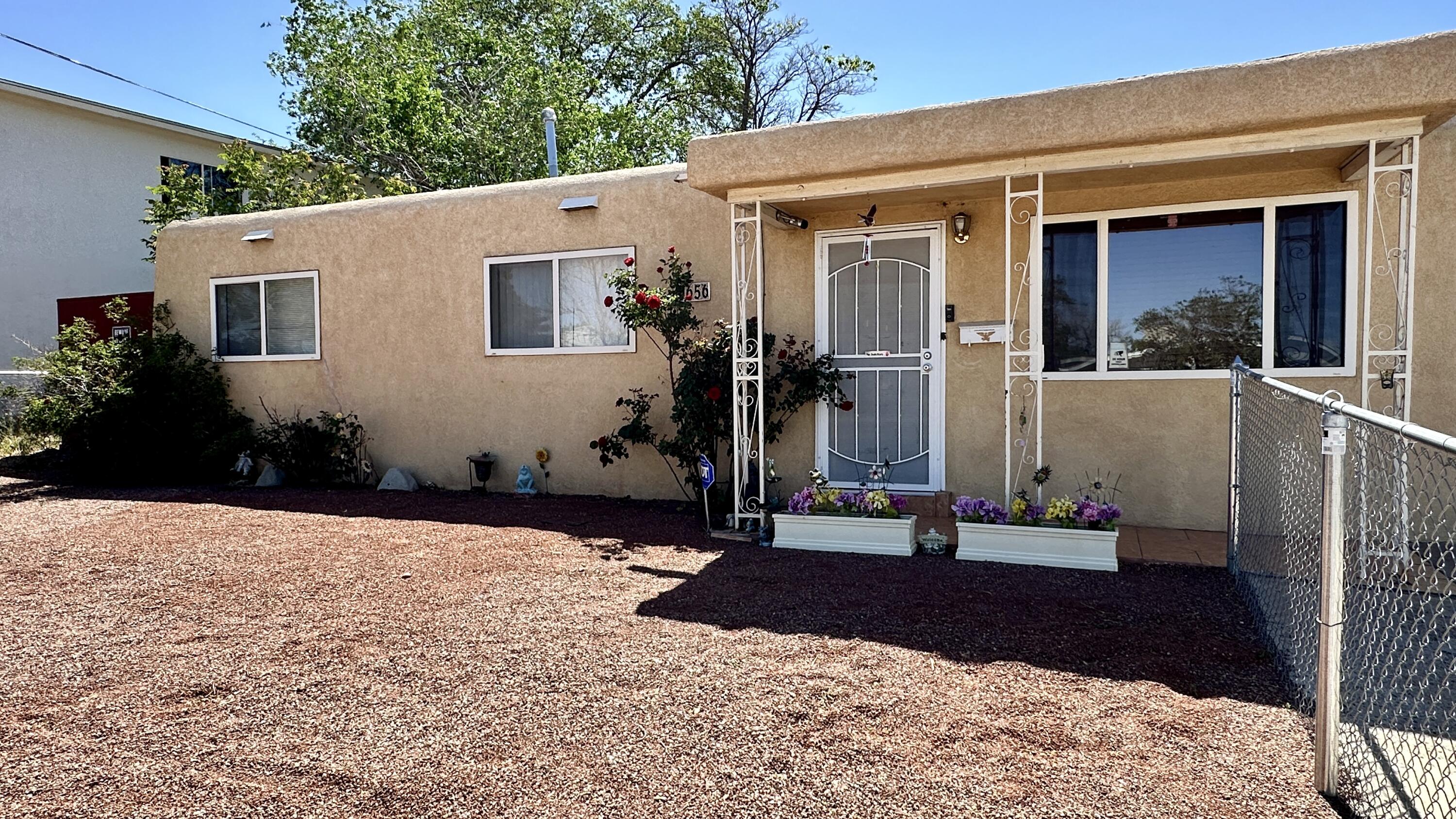 656 Claudine Street NE, Albuquerque, New Mexico 87123, 4 Bedrooms Bedrooms, ,2 BathroomsBathrooms,Residential,For Sale,656 Claudine Street NE,1062138